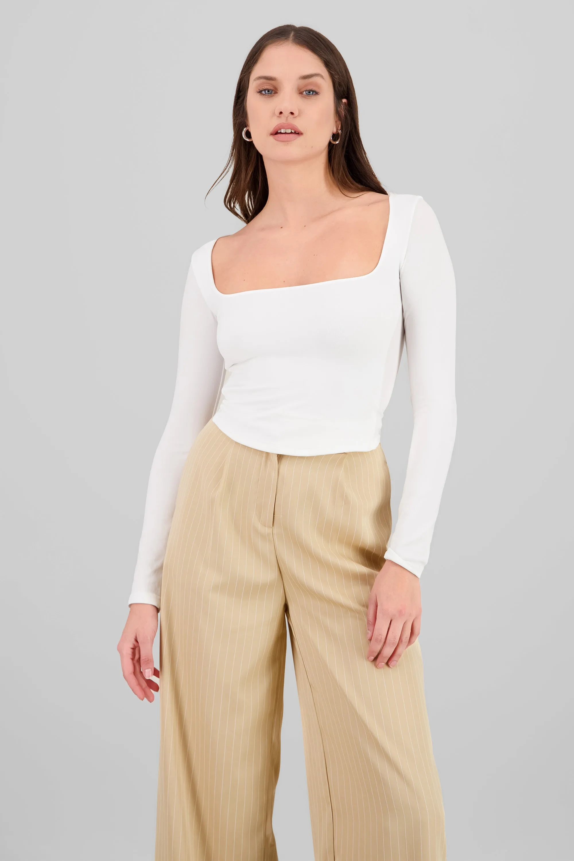 Blusa manga larga escote cuadrado sold by Shasa