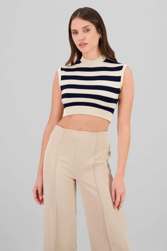 Top tejido sin manga detalle cuello sold by Shasa