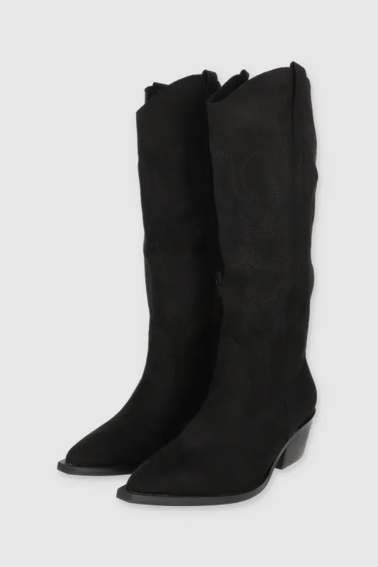 Bota vaquera estructurada bordado sold by Shasa