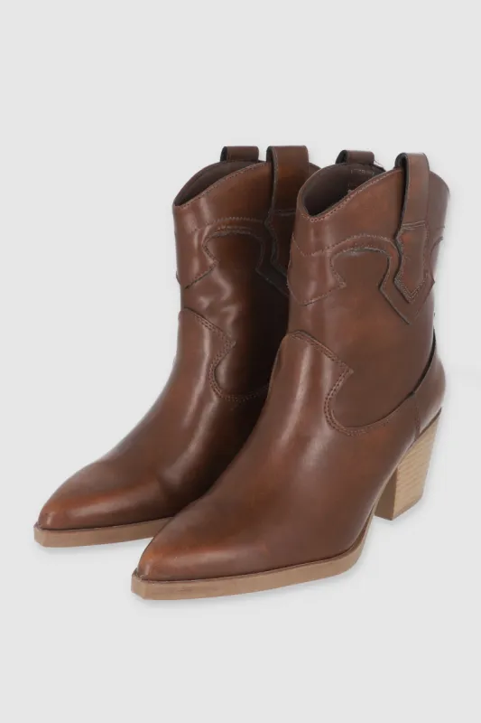 Bota vaquera efecto desgastado sold by Shasa
