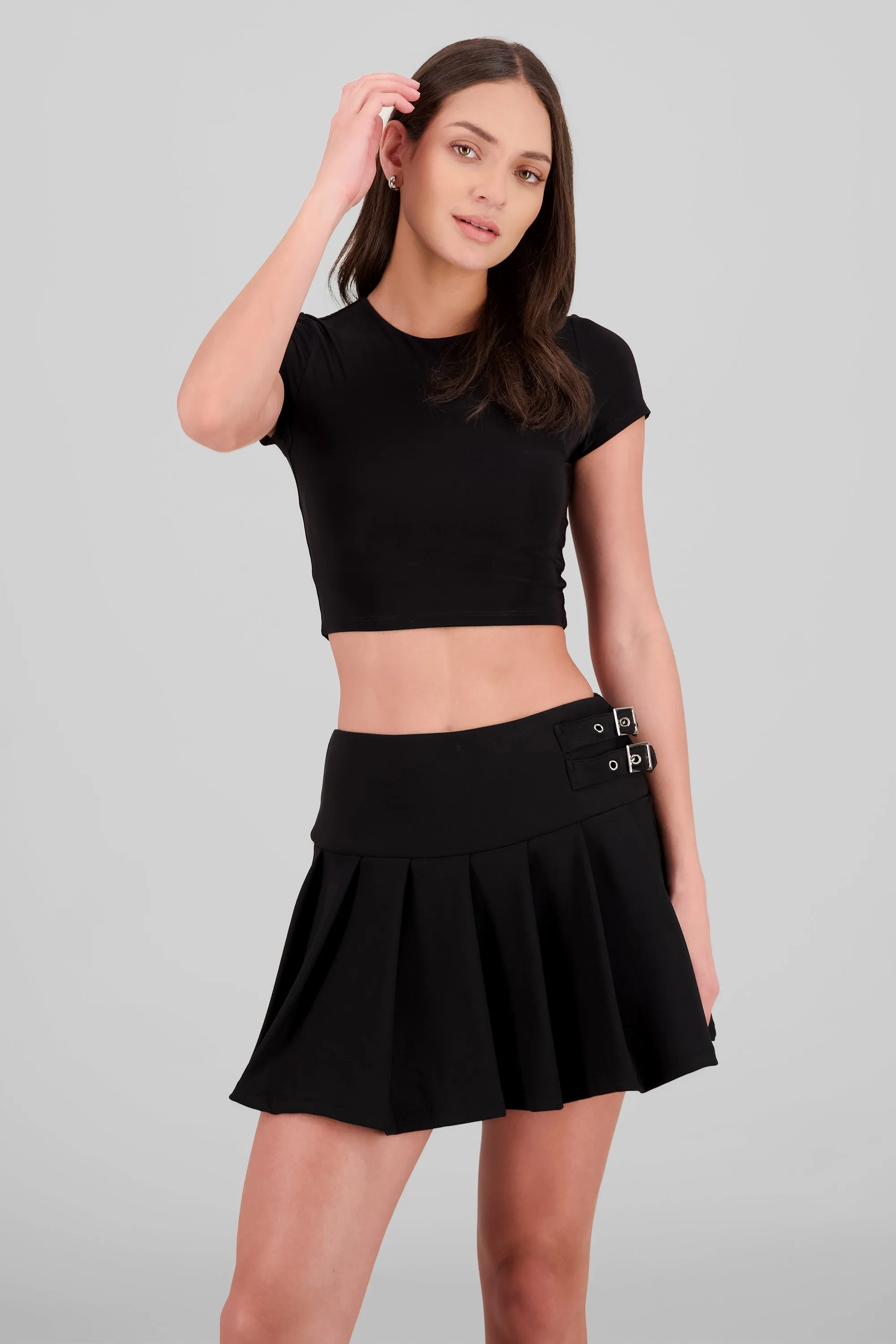 Top crop doble tela manga corta sold by Shasa