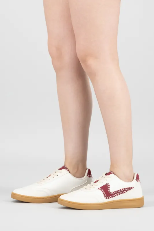 Tenis casual bordado lateral sold by Shasa