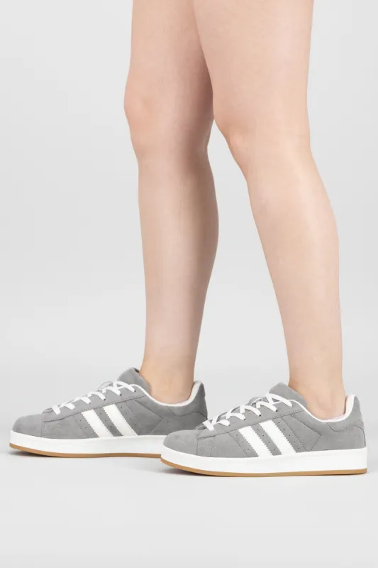 Tenis skater suede rayas sold by Shasa