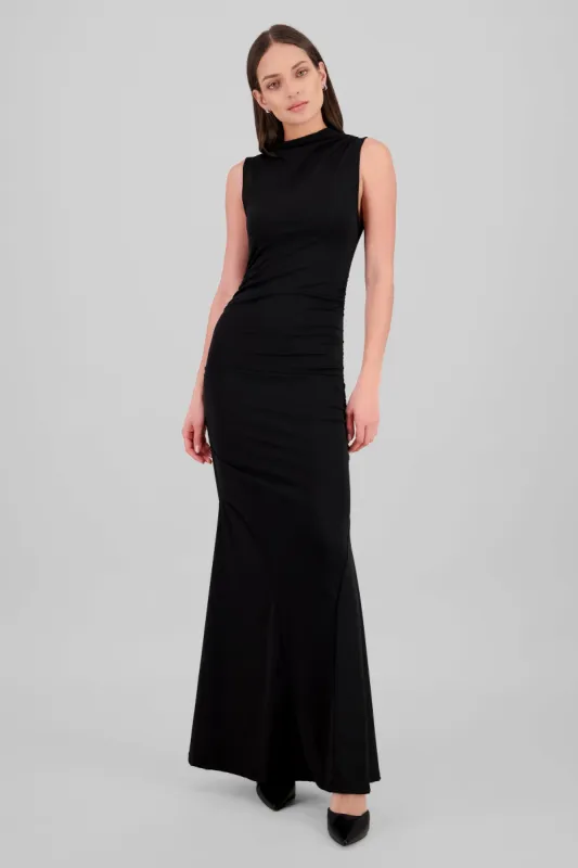 Vestido maxi cuello alto sin mangas sold by Shasa