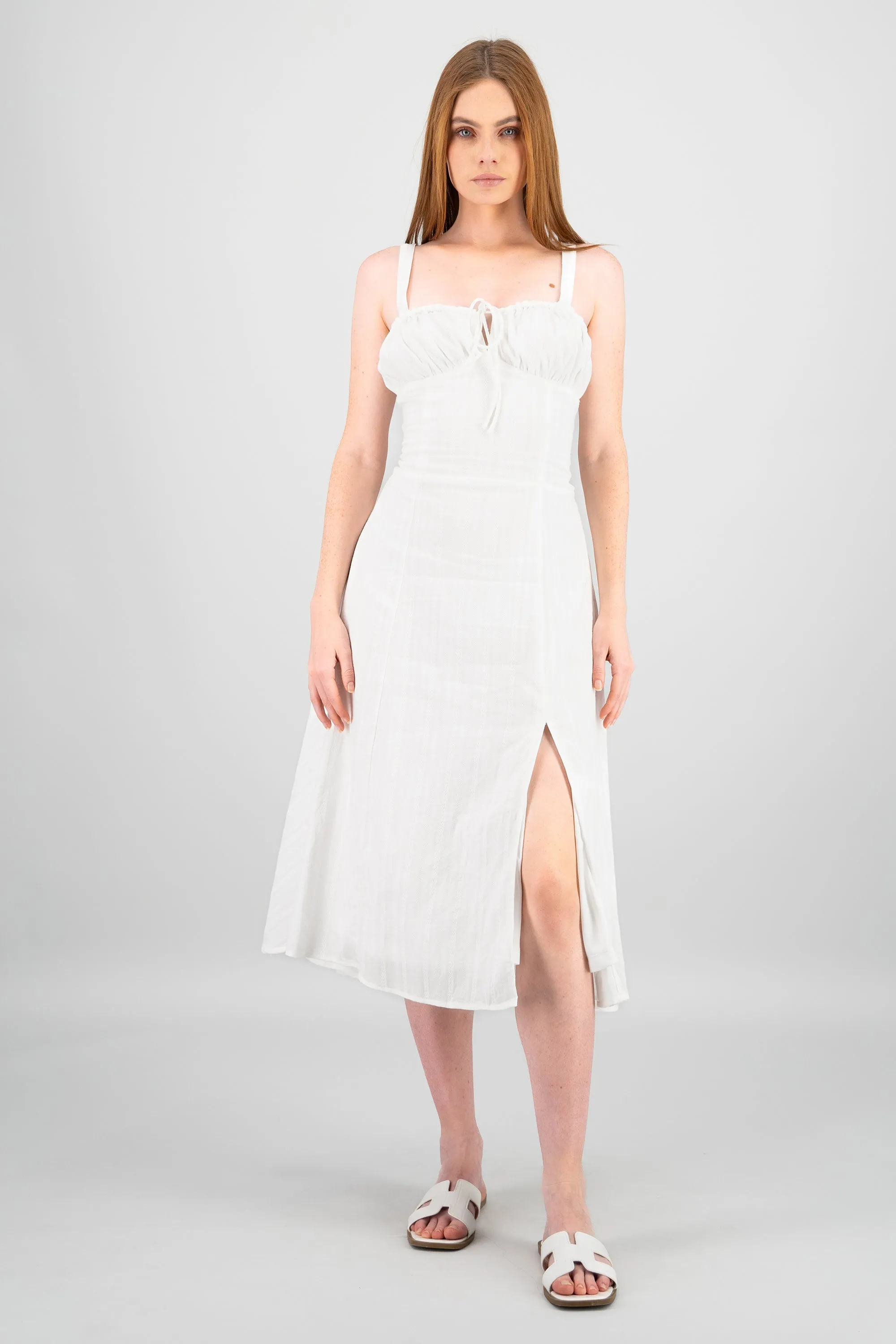 Vestido maxi con lace up en la espalda sold by Shasa