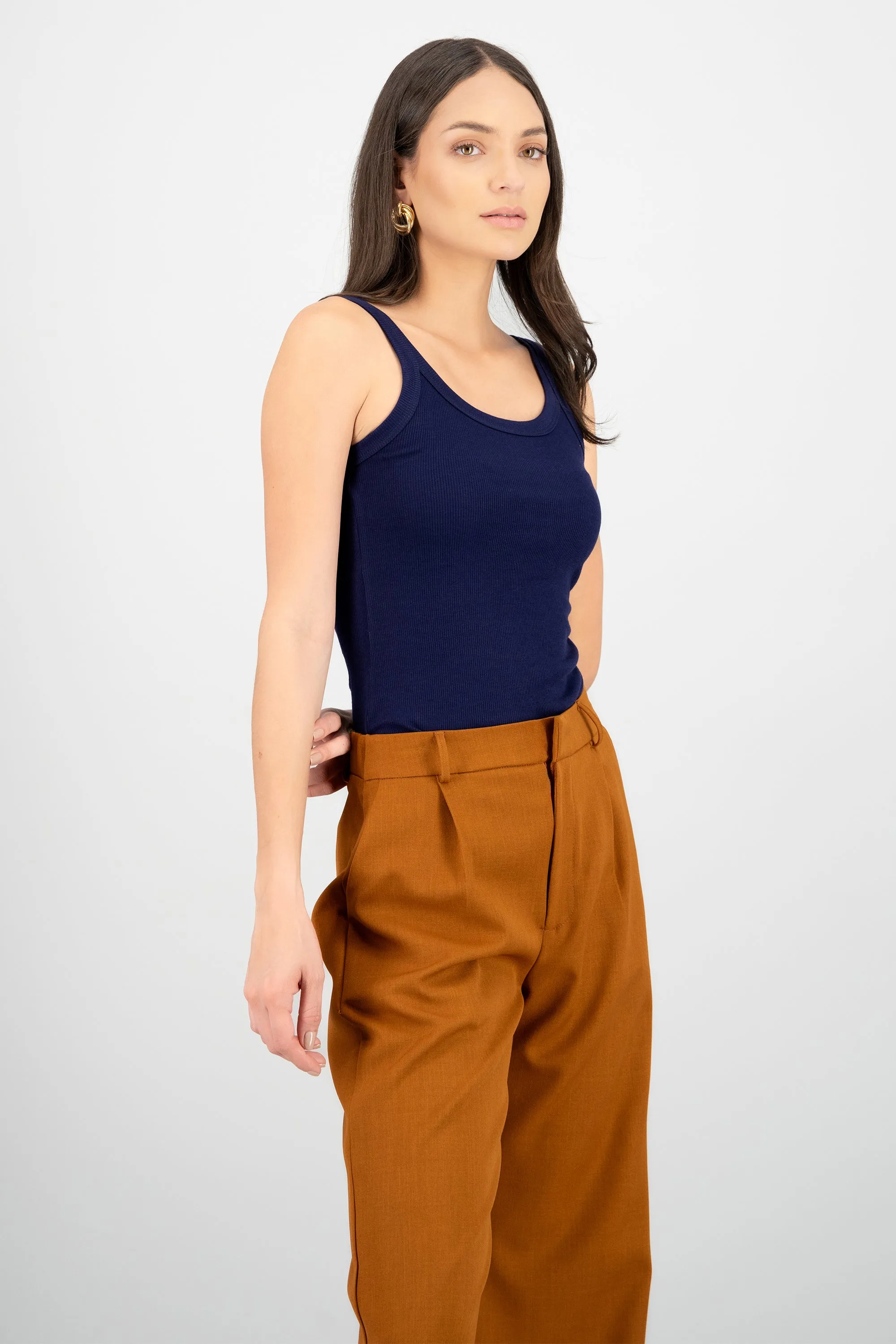 Top sin manga cuello redondo detalle rib sold by Shasa product image thumbnail 2