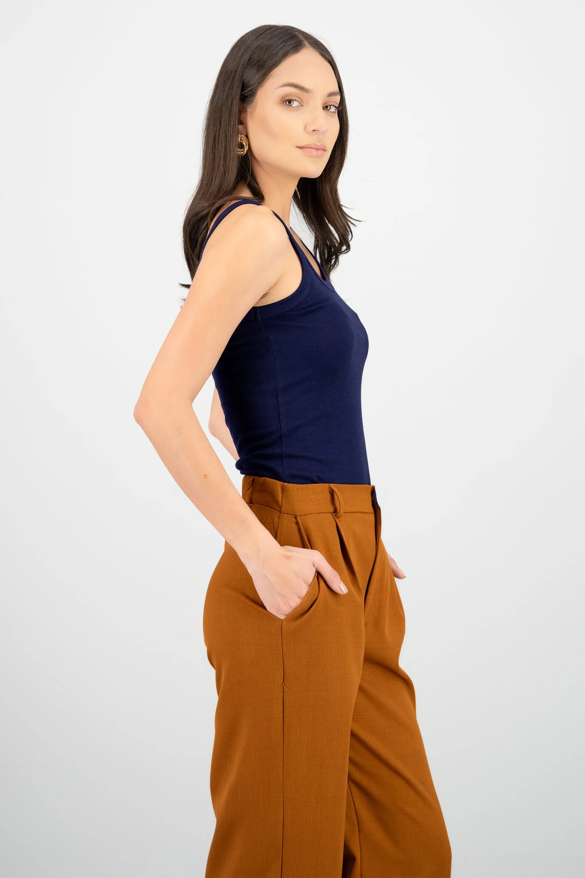 Top sin manga cuello redondo detalle rib sold by Shasa product image thumbnail 3