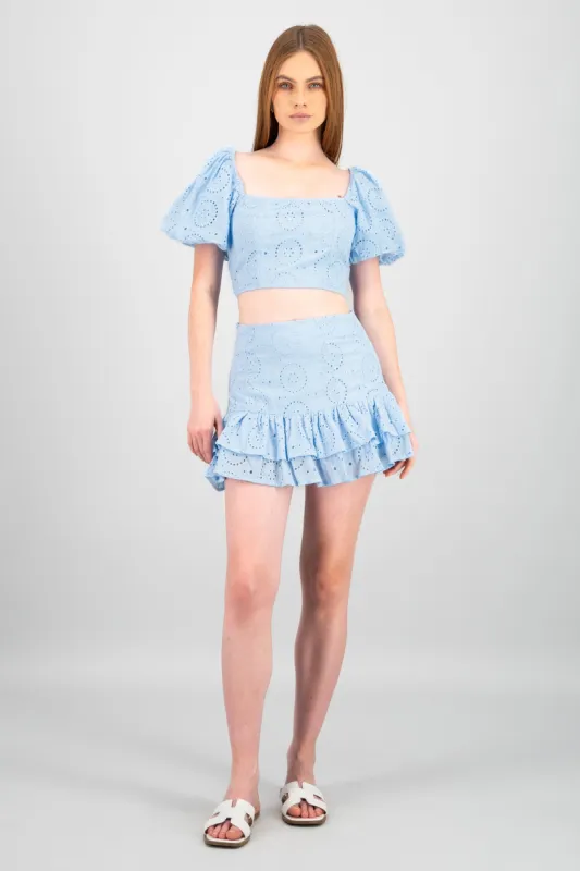 Falda mini olanes textura bordada sold by Shasa