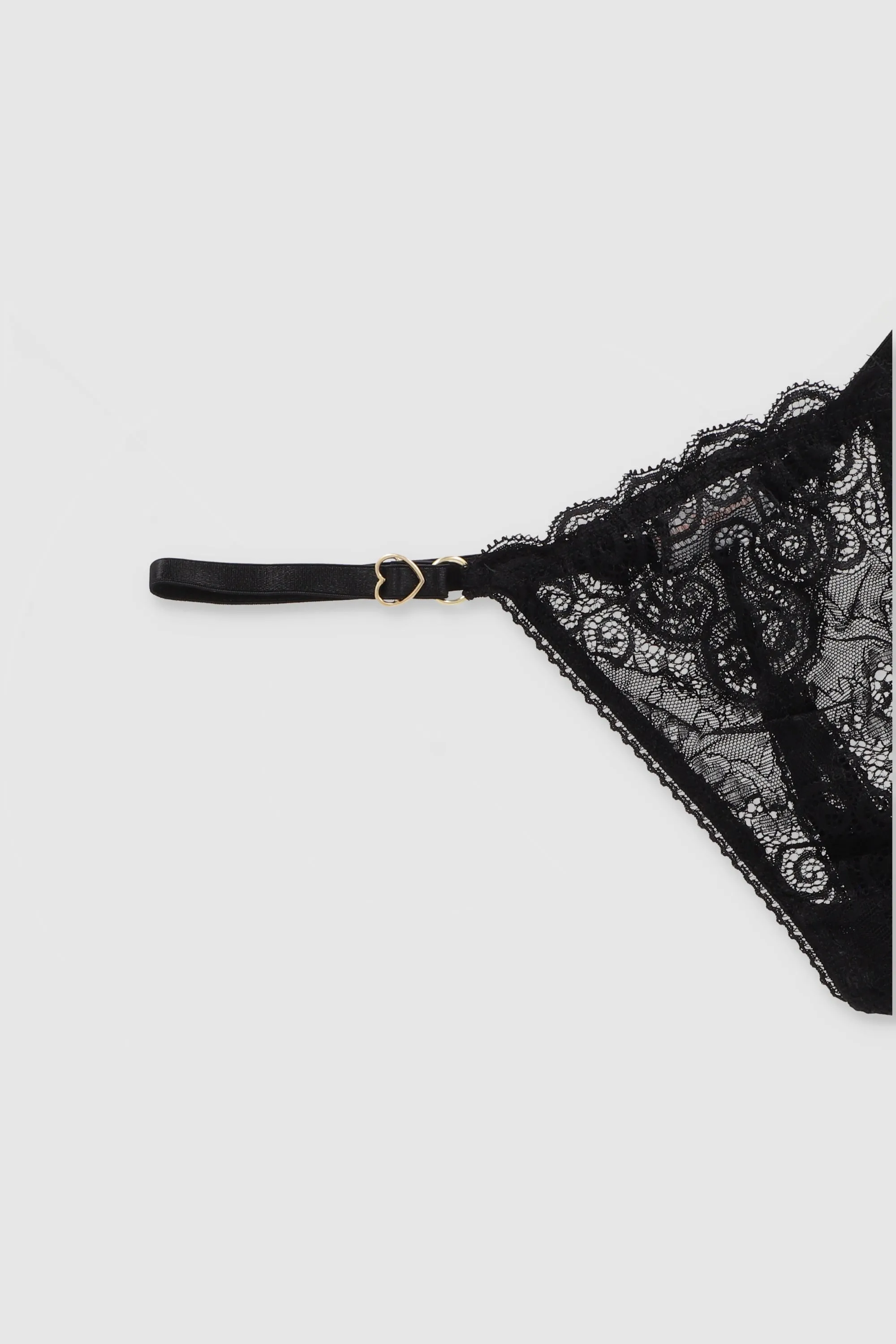 Tanga con encaje y cut out sold by Shasa product image thumbnail 3