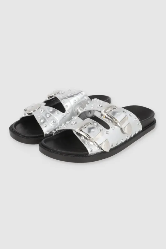 Sandalia dos tiras hebillas vaqueras sold by Shasa