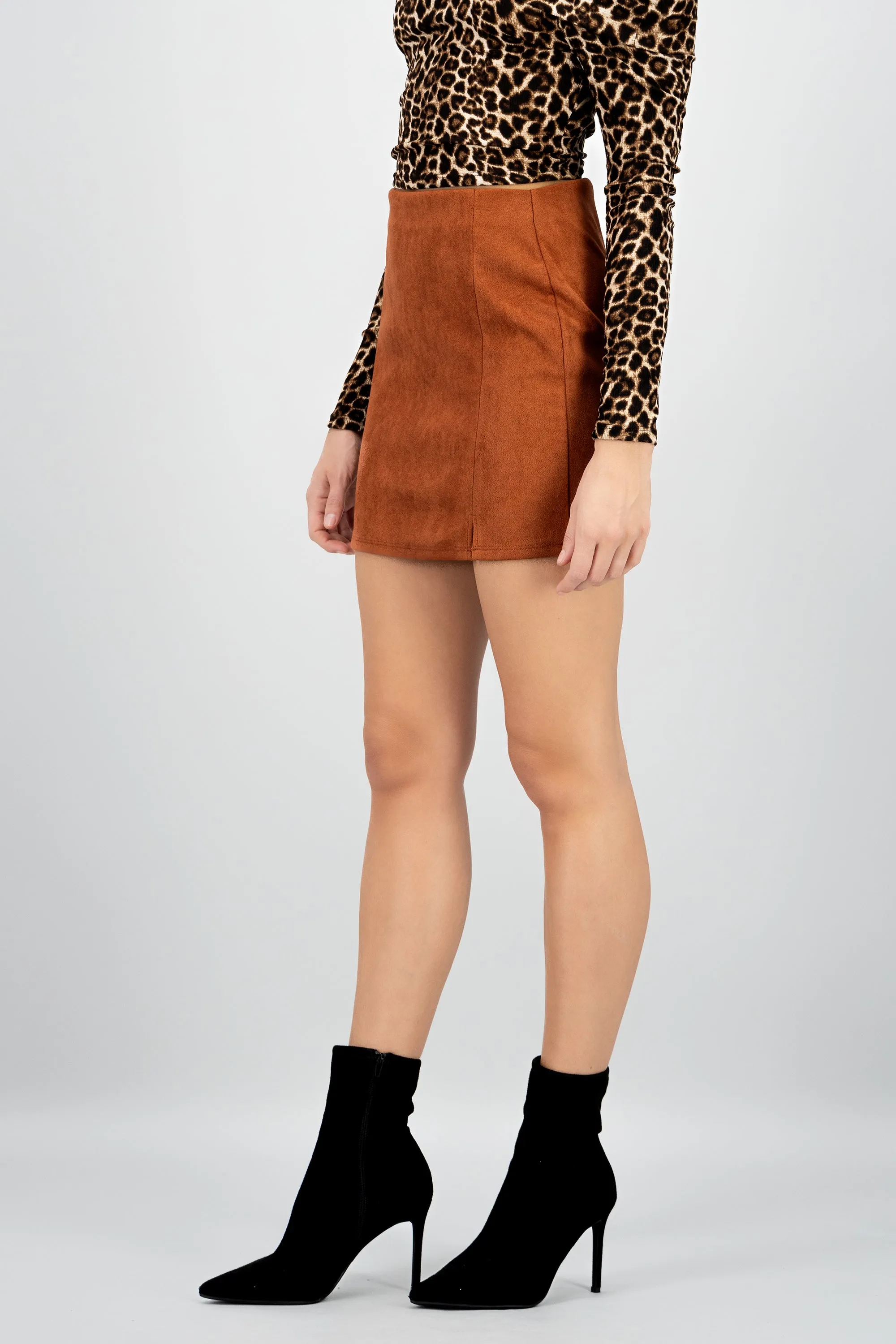 Falda mini suede detalle cortes sold by Shasa product image thumbnail 3