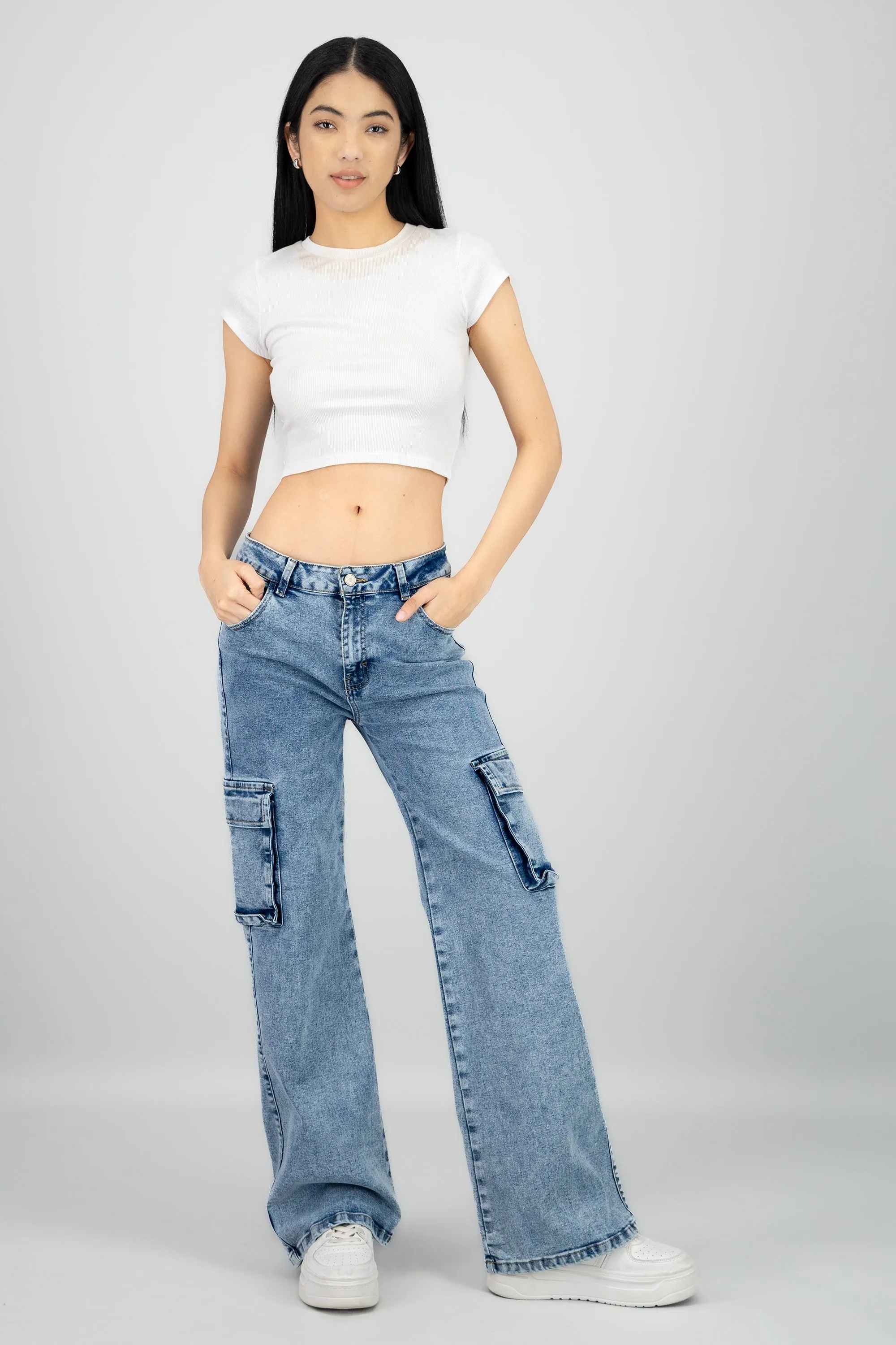 Jeans cargo 2 bolsas simétrico sold by Shasa