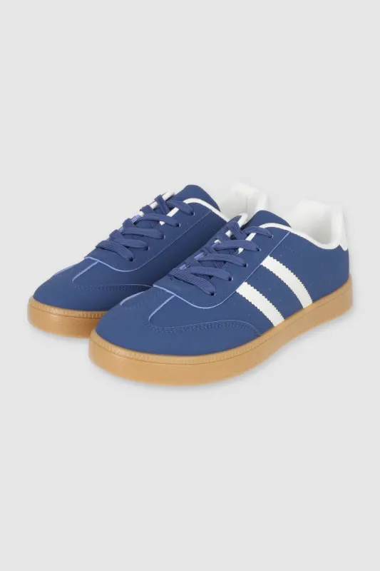 Tenis casual rayas punta suede sold by Shasa