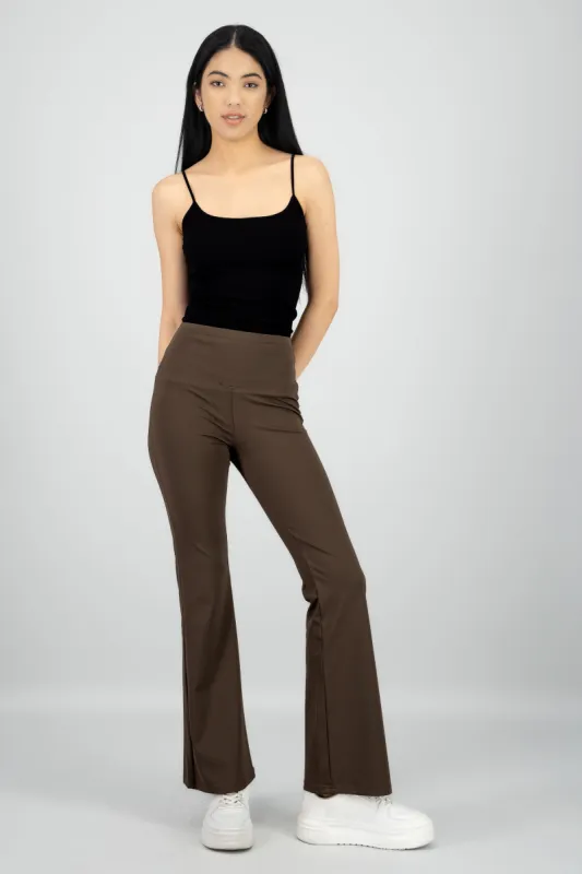 Pantalones suaves flare lisos sold by Shasa
