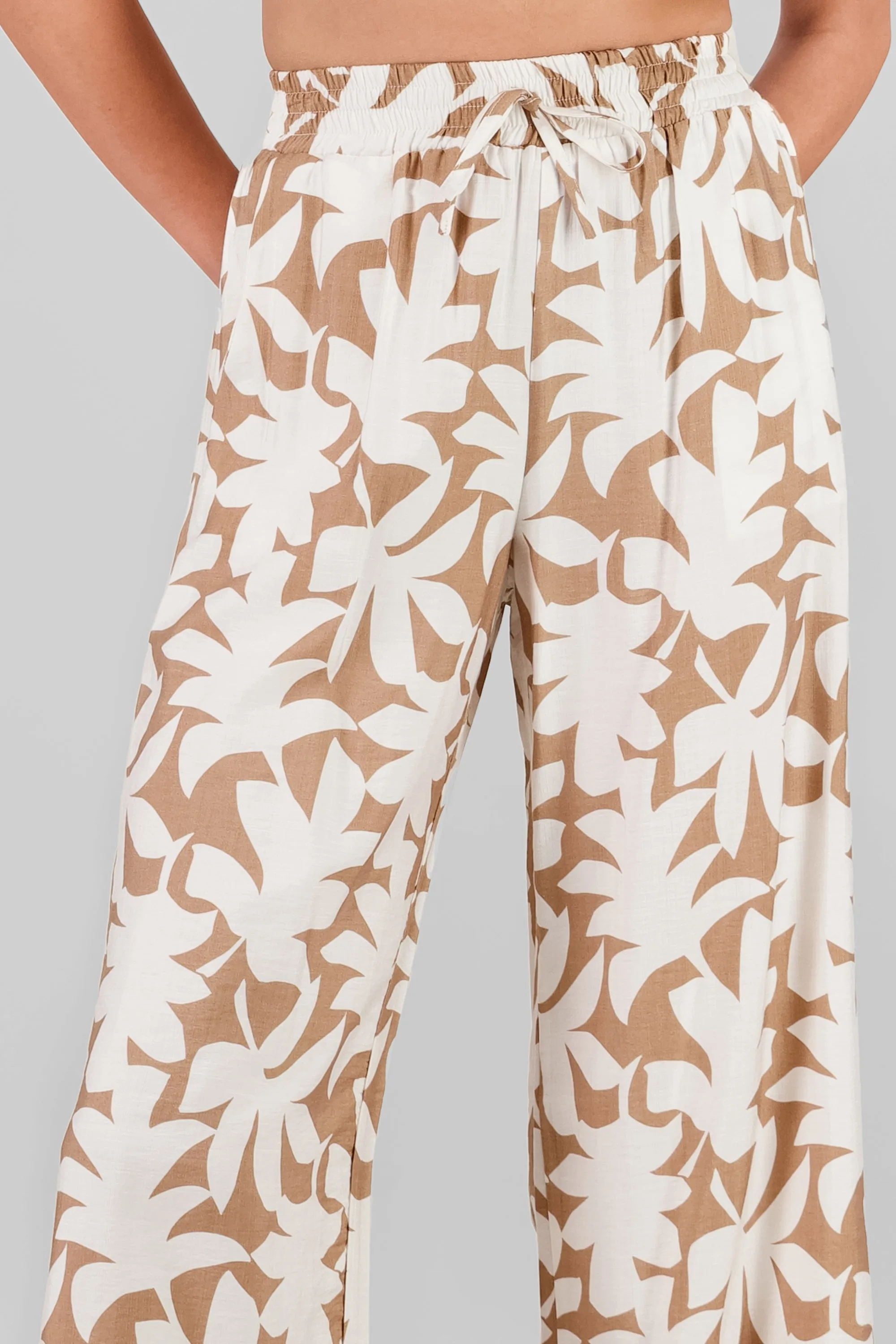 Pantalon amplio estampado tropical sold by Shasa product image thumbnail 5