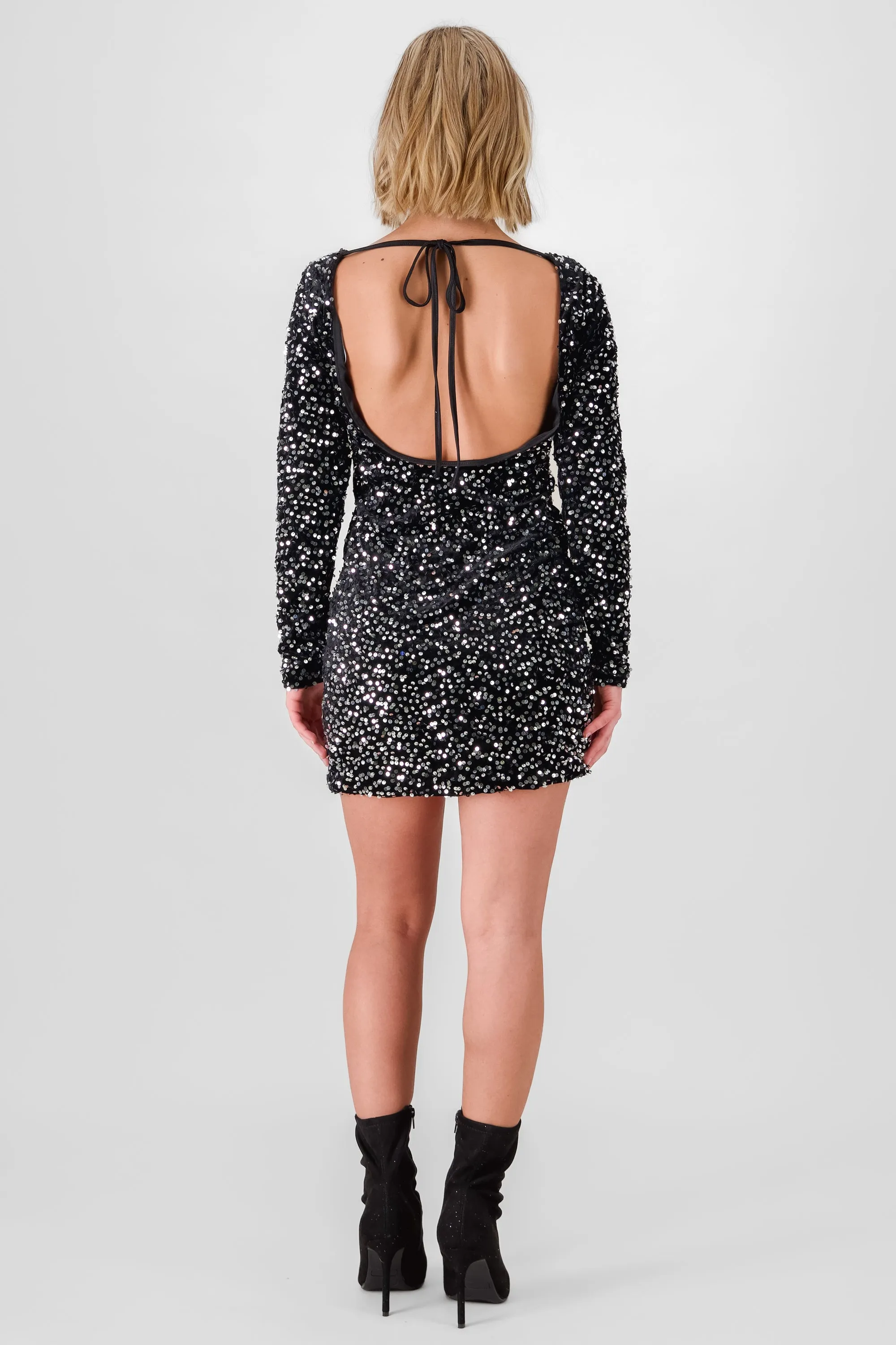 Vestido lentejuela escote espalda sold by Shasa product image thumbnail 4