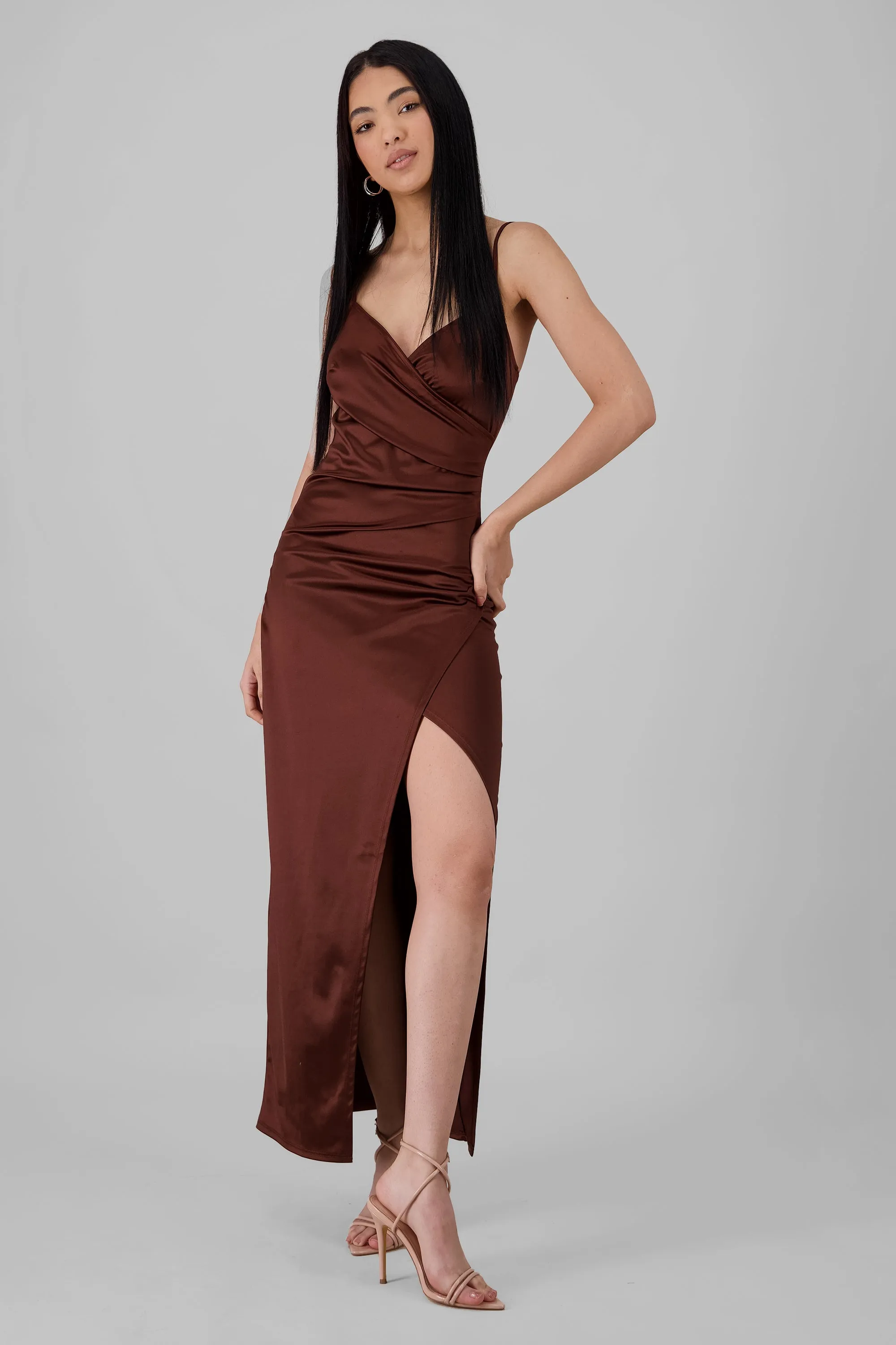 Vestido Maxi Satín Escote Cruzado sold by Shasa