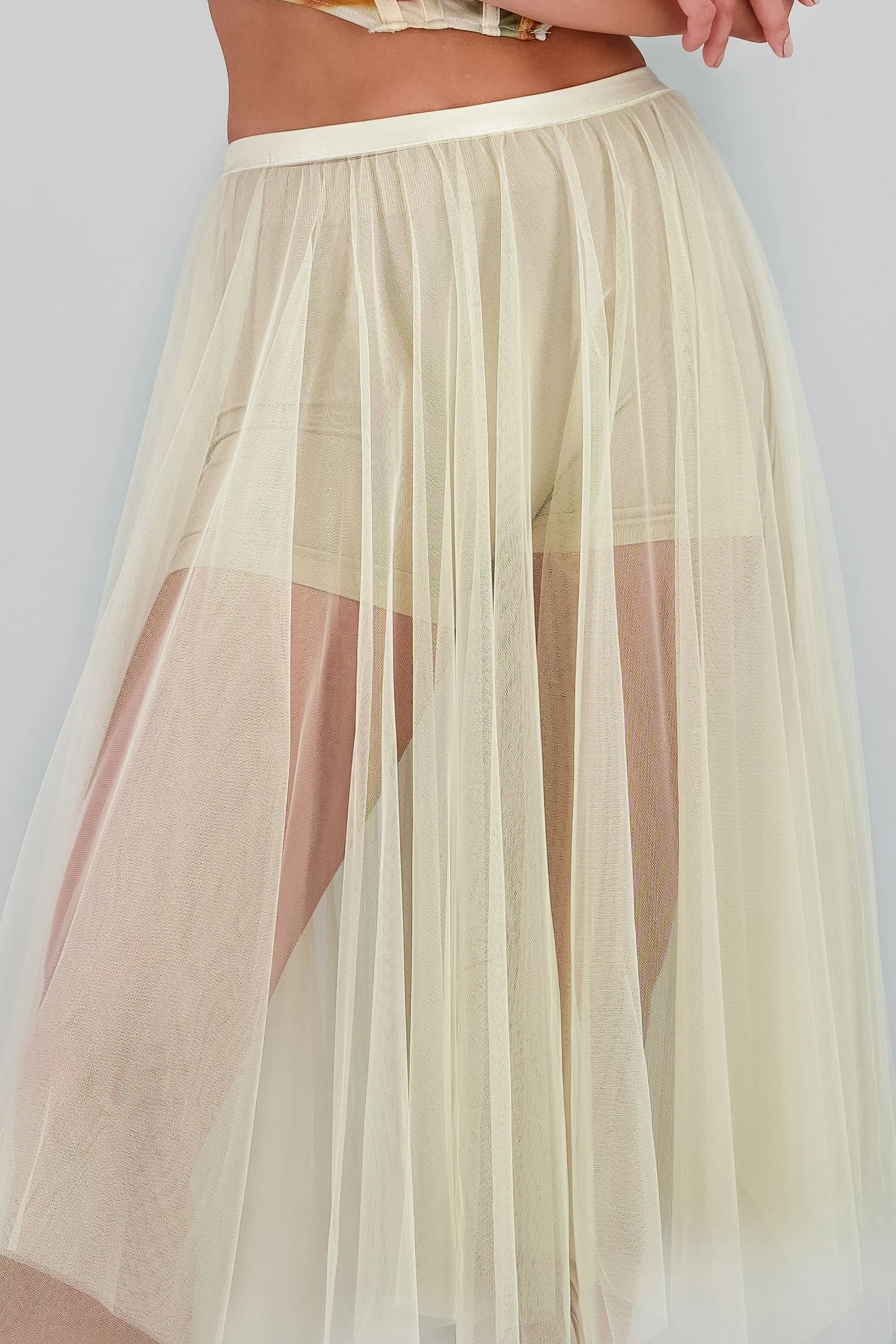 Falda midi mesh polkas sold by Shasa product image thumbnail 5