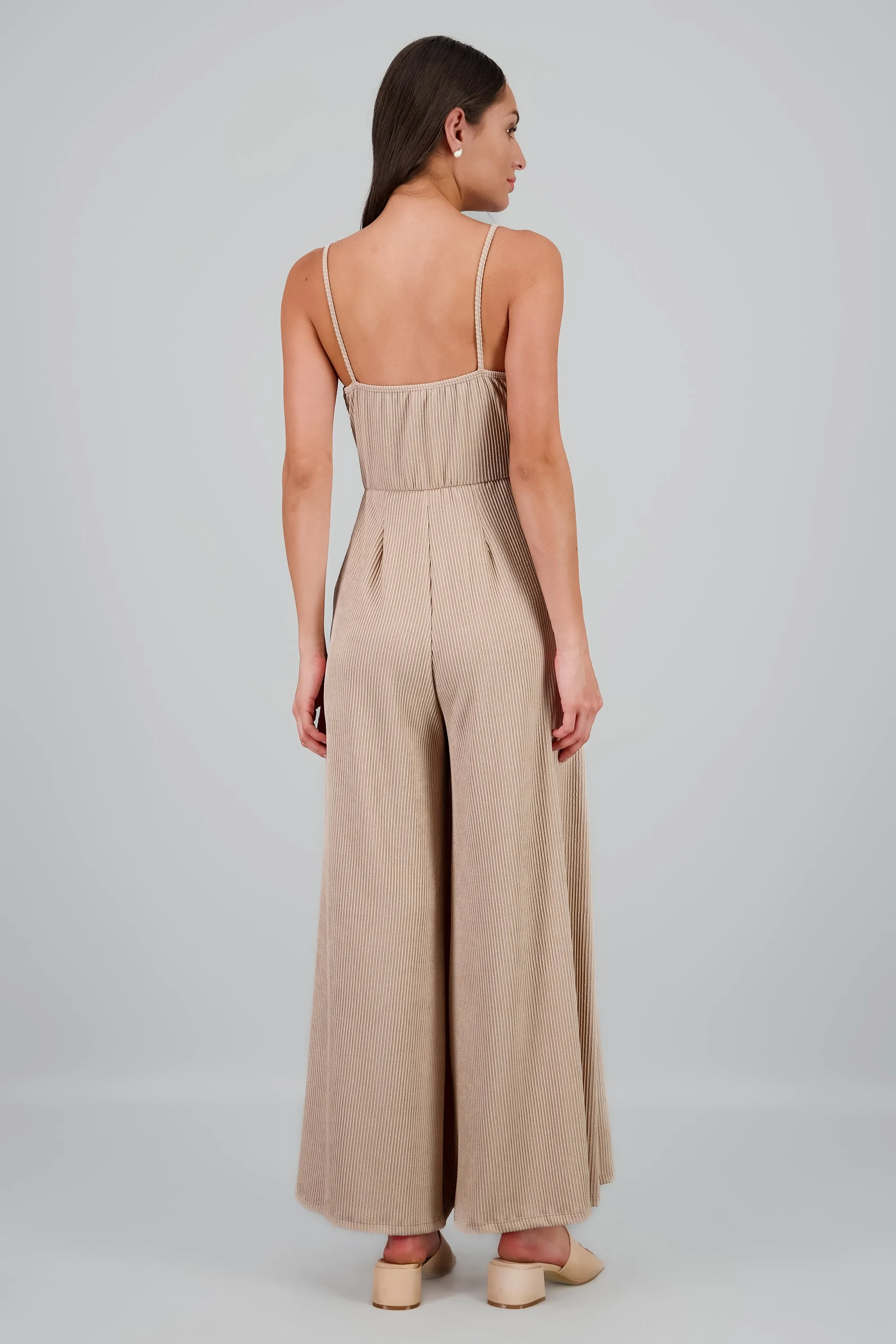 Jumpuit tirantes detalle textura sold by Shasa product image thumbnail 4