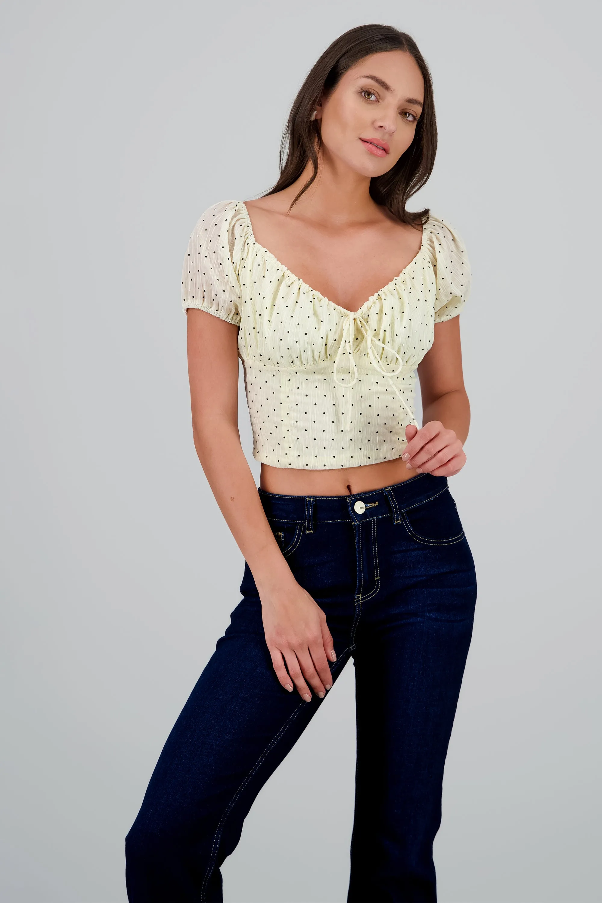 Blusa con mini polkas con lace up en la espala sold by Shasa