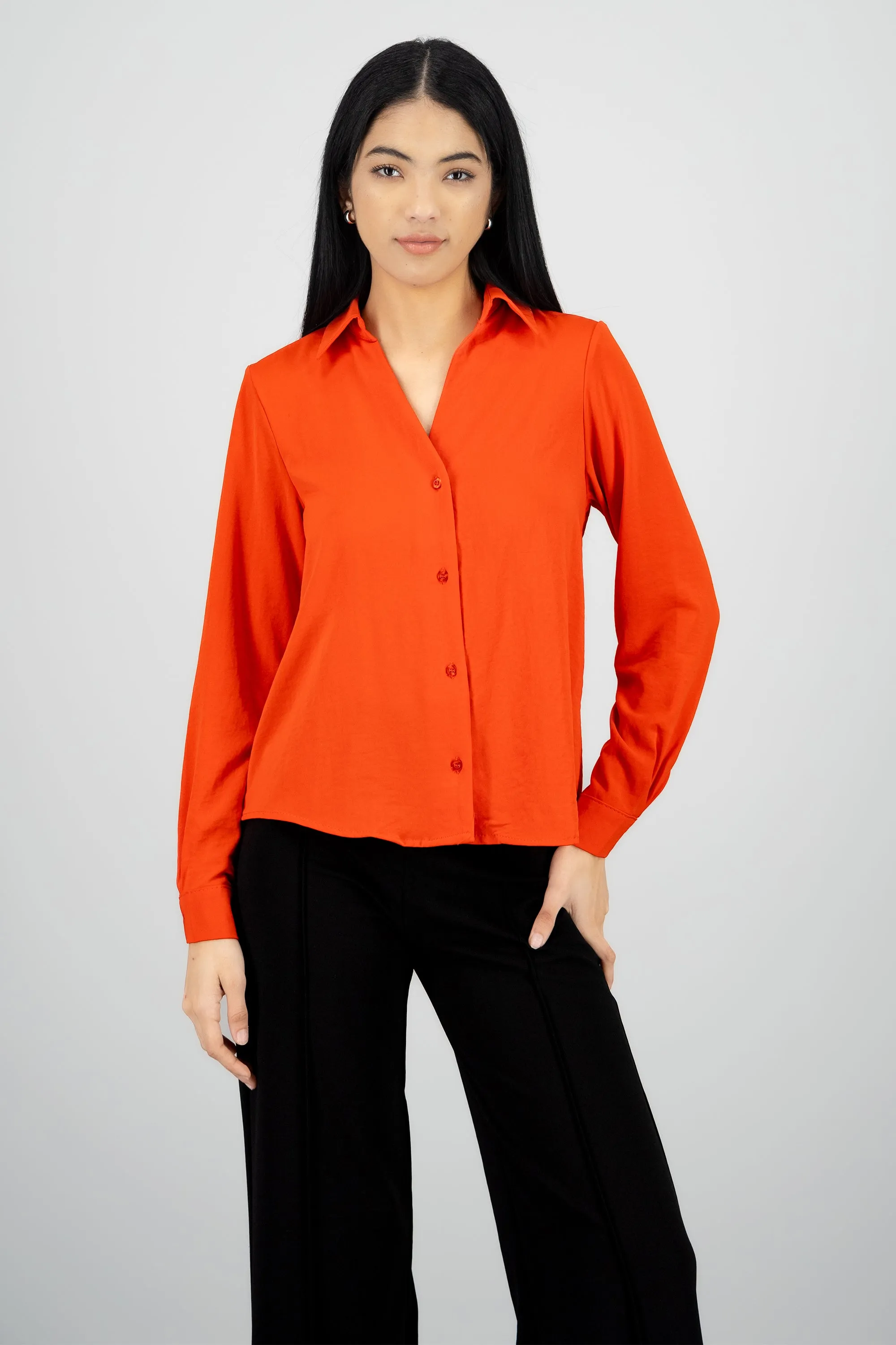 Camisa de manga larga con textura lisa sold by Shasa