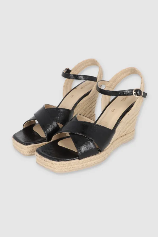 Tacón cuña tiras anchas cruzadas crack sold by Shasa