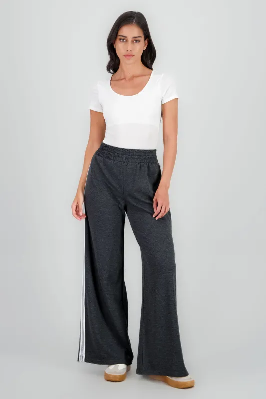 Pantalon wide leg resorte detalle rayas costado sold by Shasa