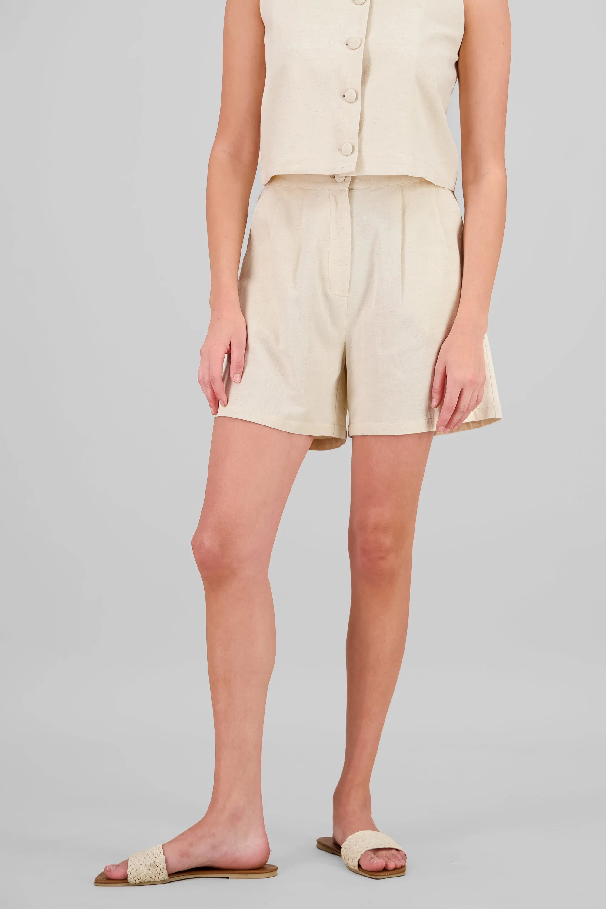 Short pinzas liso sold by Shasa product image thumbnail 2