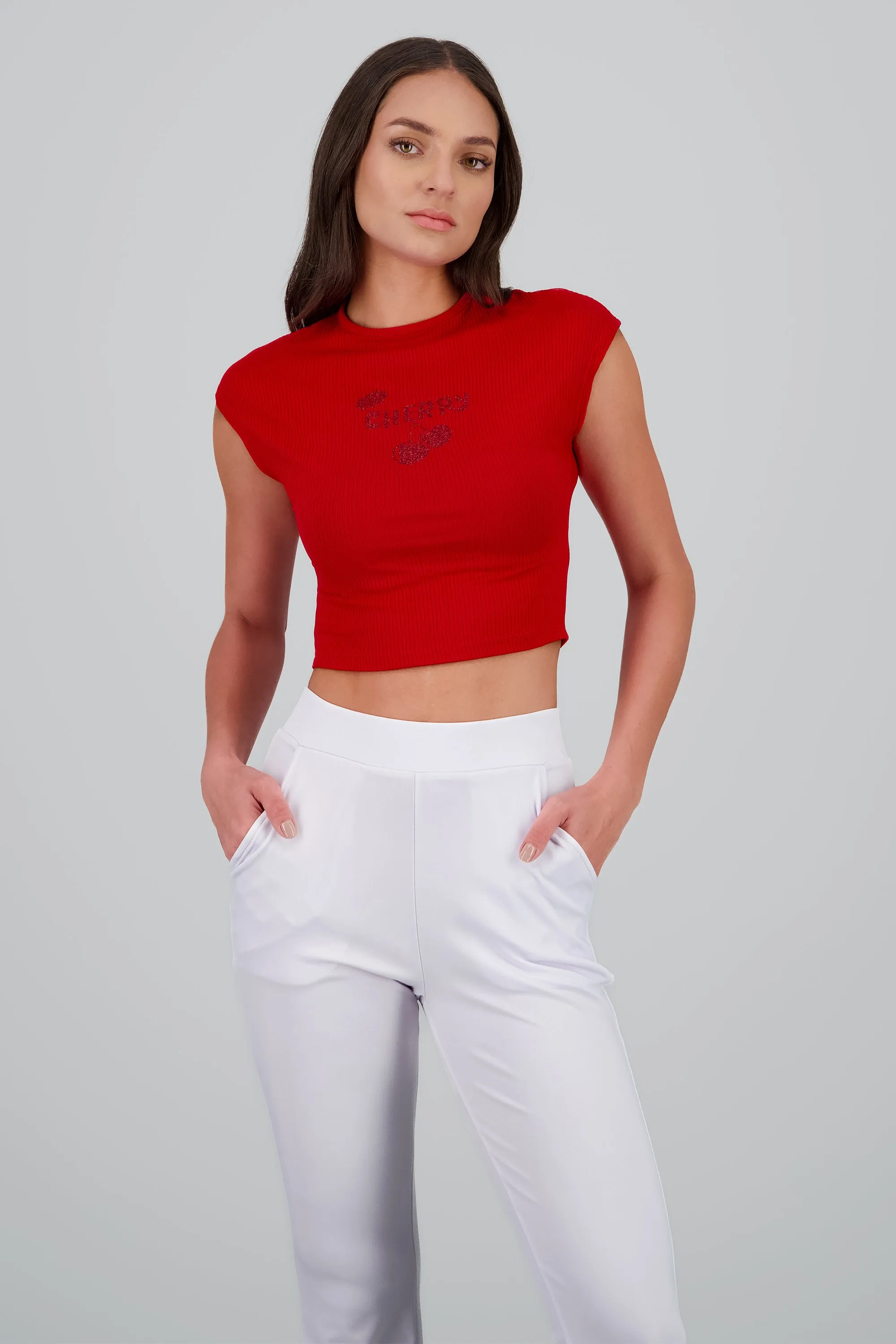 Top crop manga corta estampado cerezas sold by Shasa