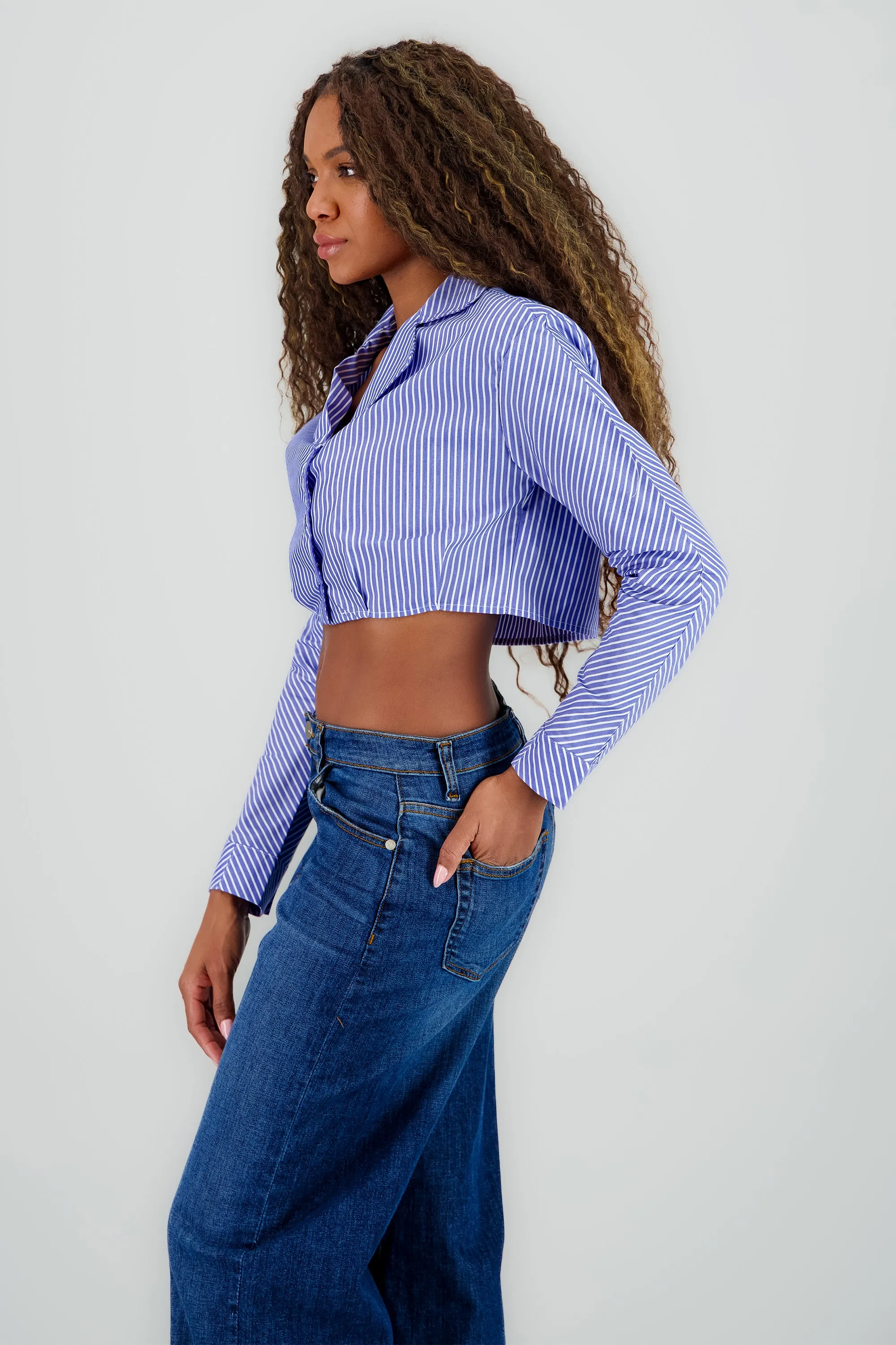 Camisa crop detalle cuello pinzas sold by Shasa product image thumbnail 3