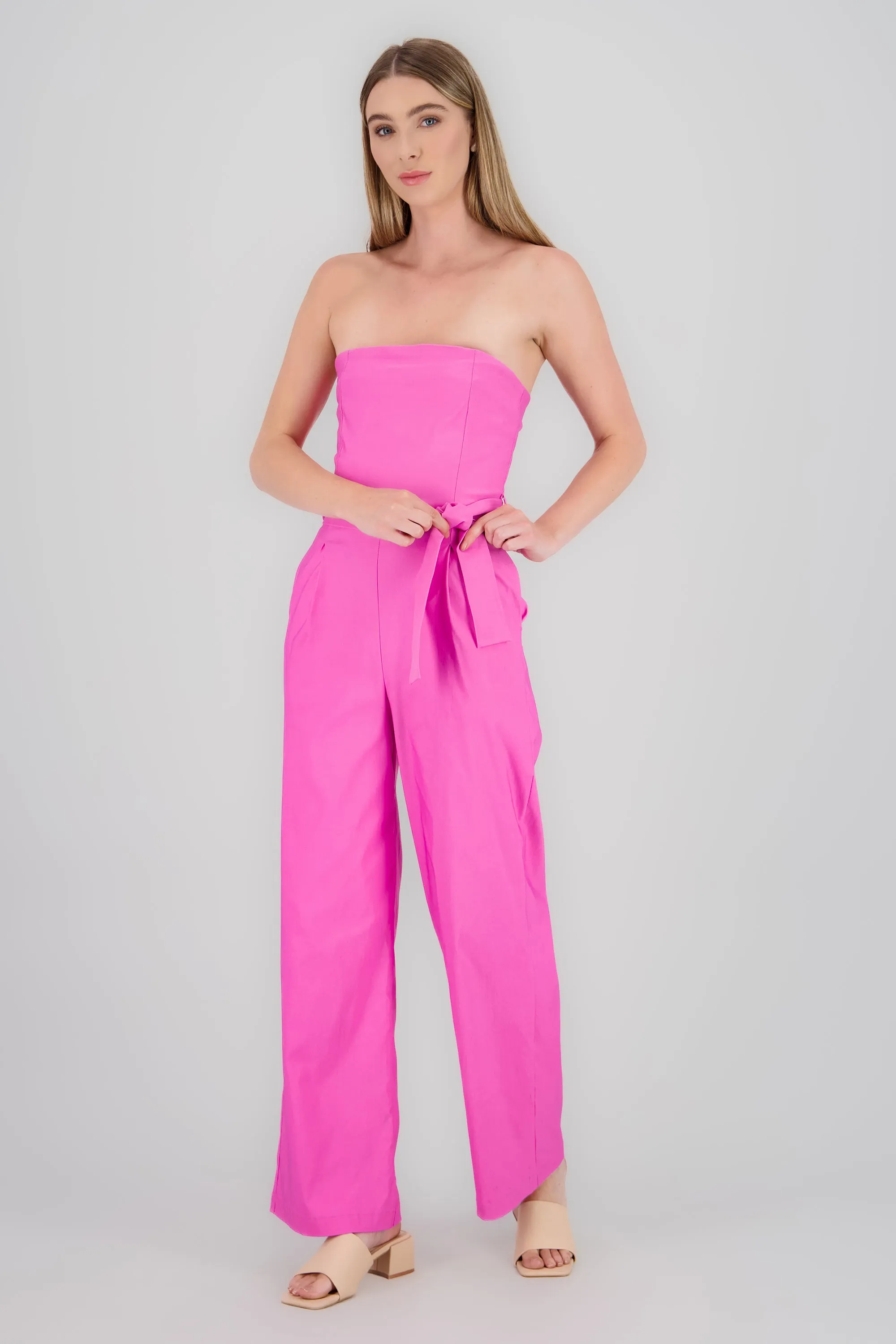 Jumpsuit strapless detalle cinturon sold by Shasa
