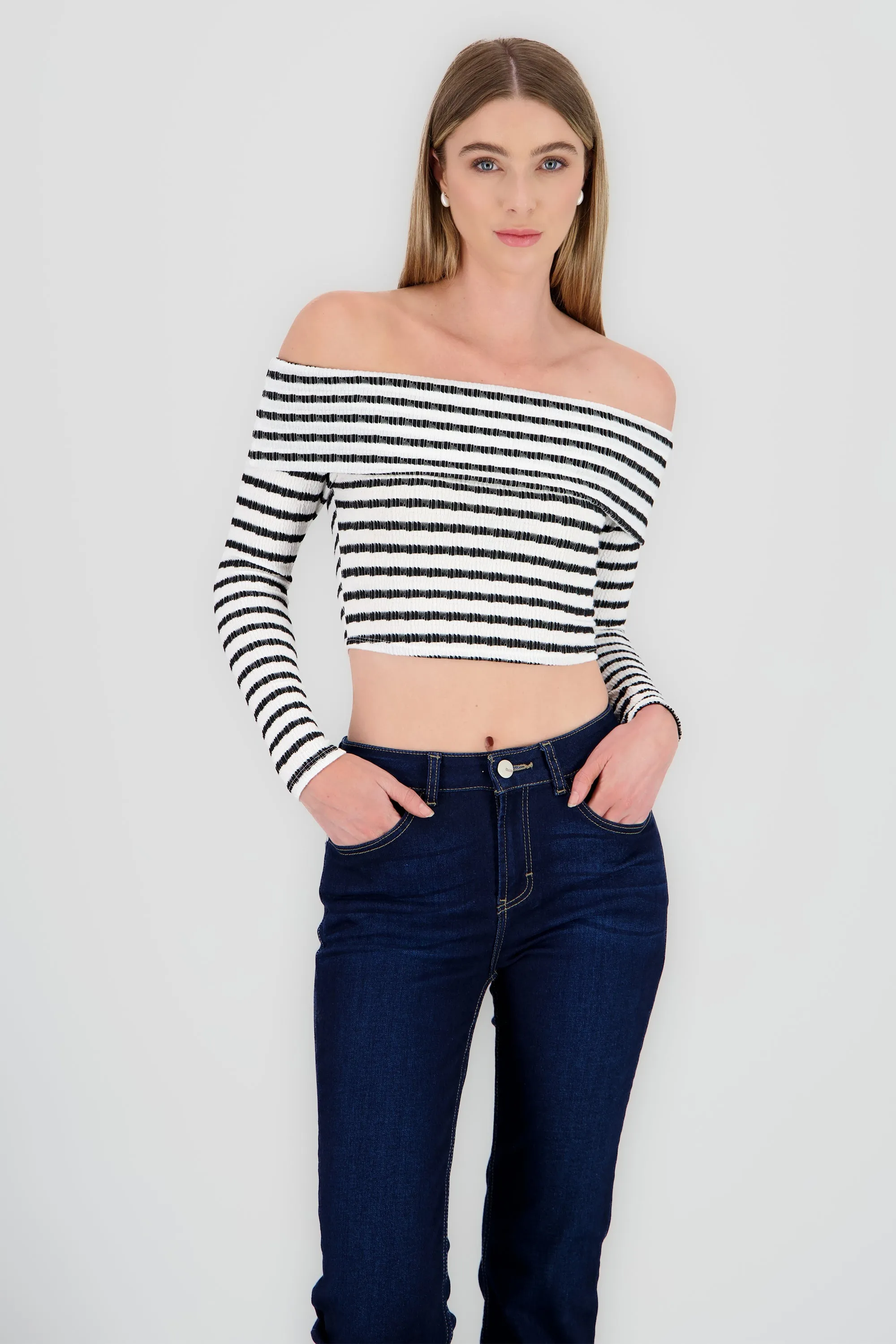 Top manga larga sin hombres rayas sold by Shasa