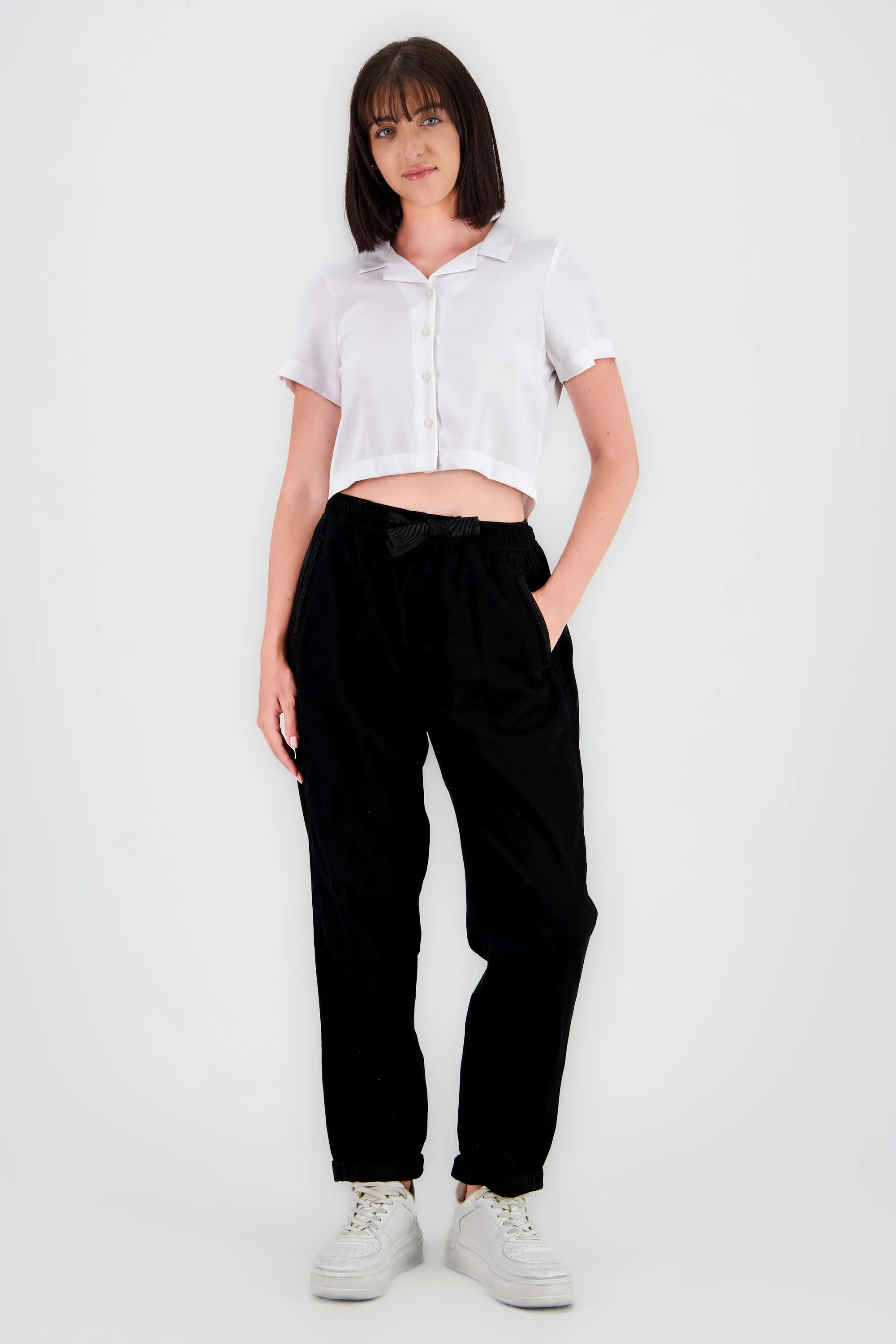 Jeans jogger cinto sold by Shasa