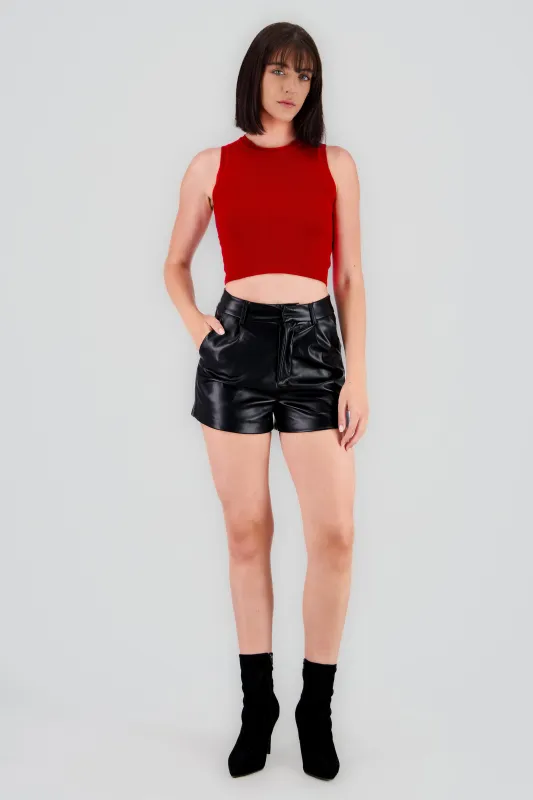 Short tipo piel liso sold by Shasa