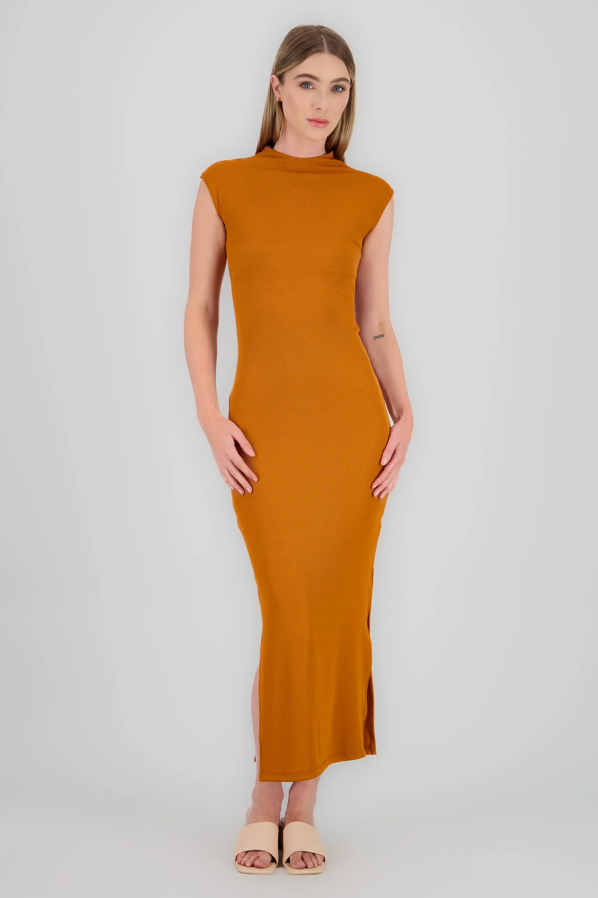 Vestido maxi rib manga corta con abertura Hypsters sold by Shasa