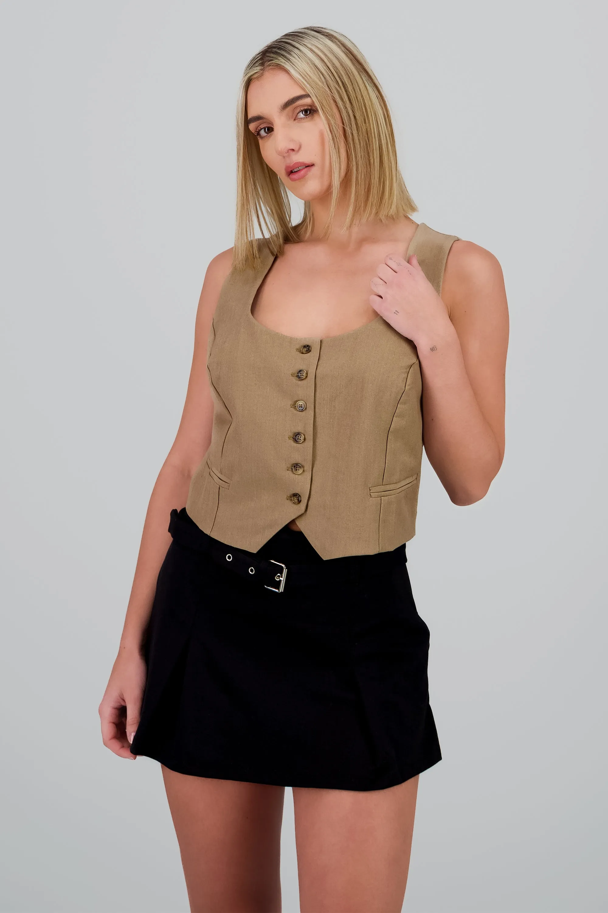 Chaleco sastre con botones sold by Shasa