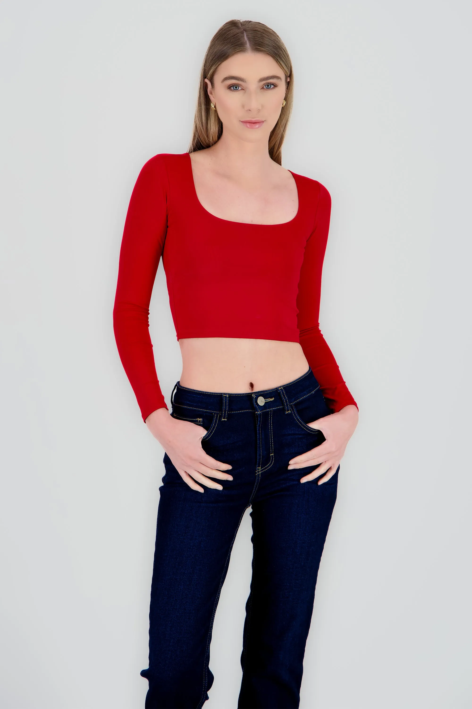 Top escote cuadrado con manga larga sold by Shasa