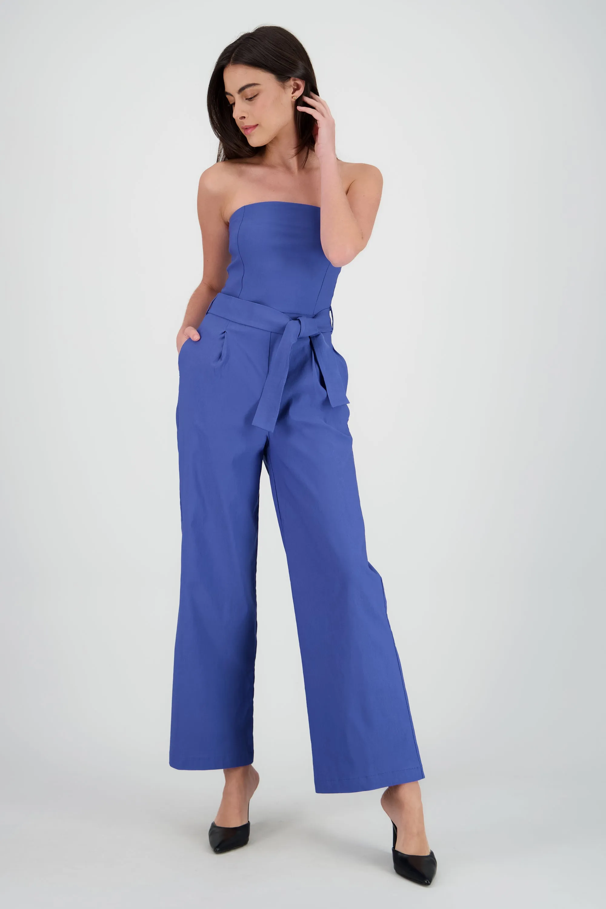 Jumpsuit strapless detalle cinturon sold by Shasa