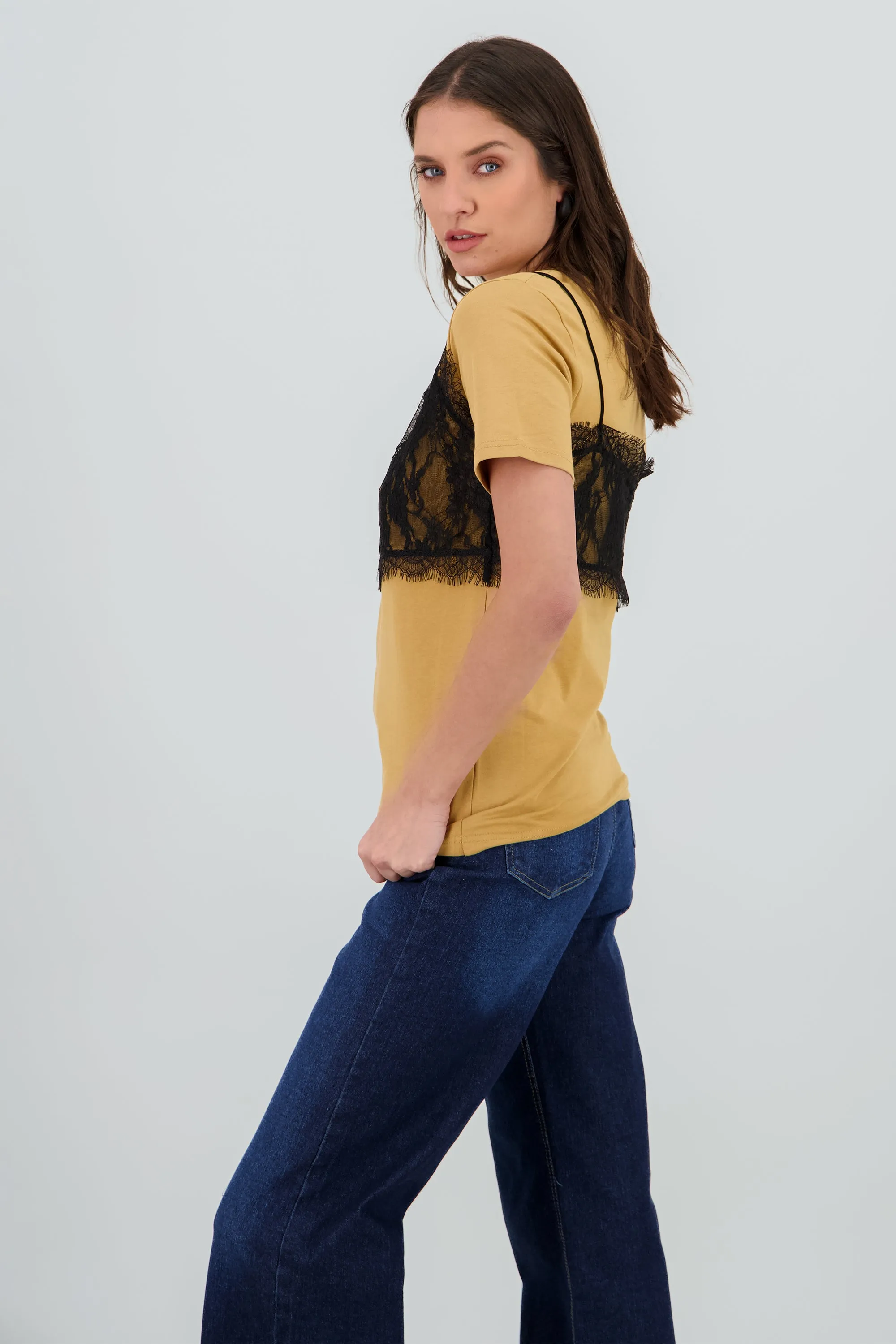 Playera oversized detalle encaje sold by Shasa product image thumbnail 3