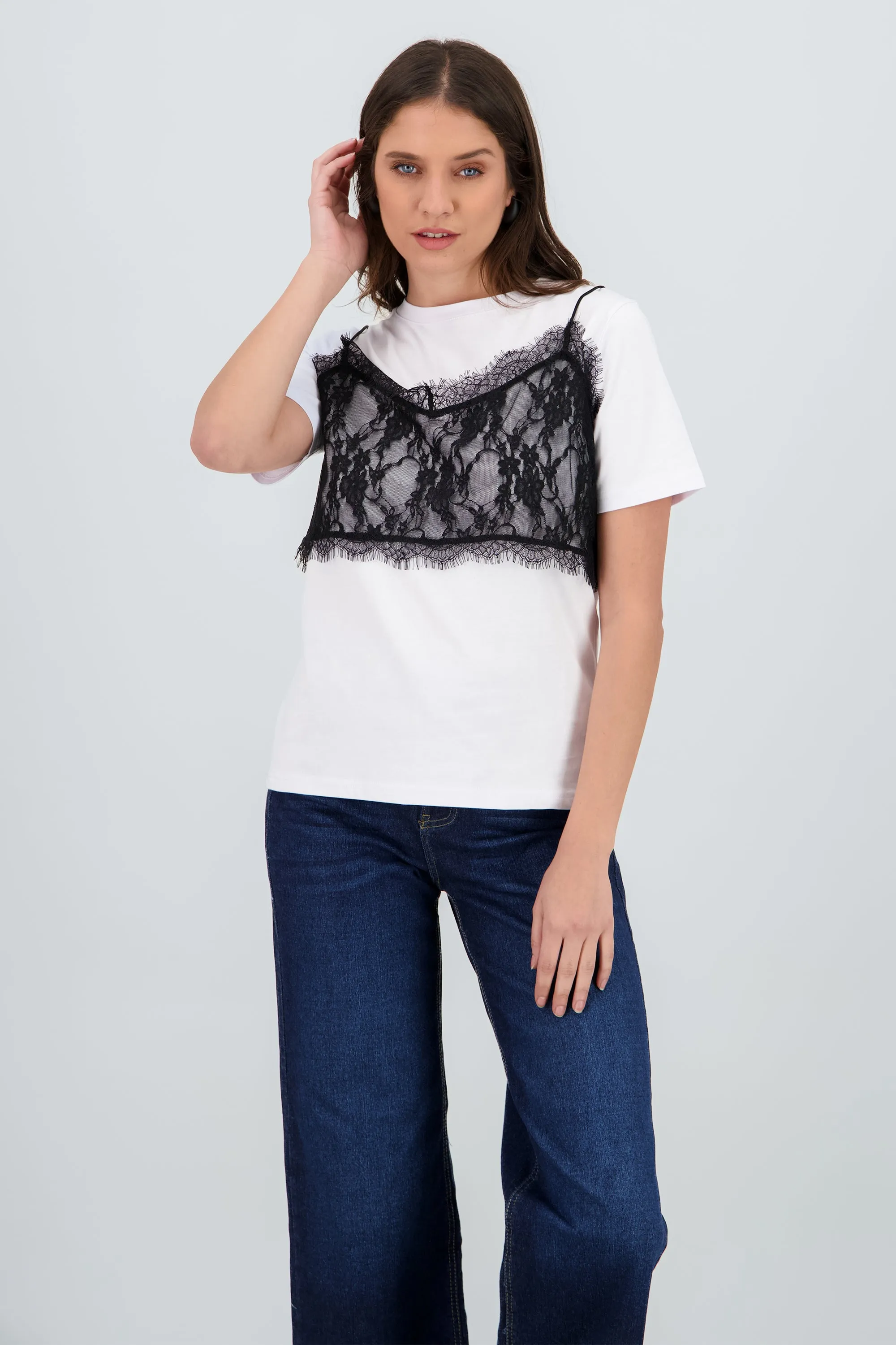 Playera oversized detalle encaje sold by Shasa product image thumbnail 2