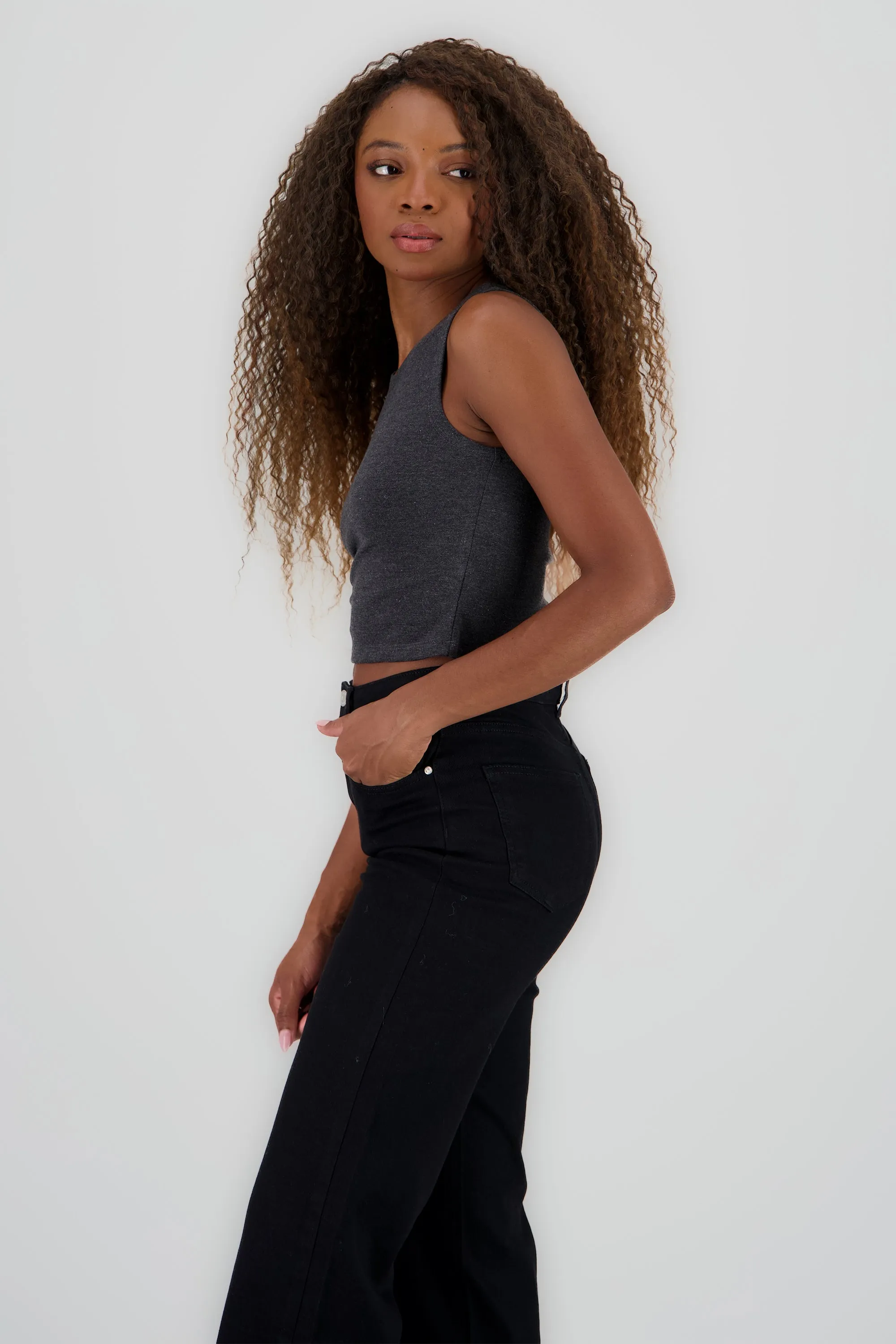 Top sin manga liso cuello redondo sold by Shasa product image thumbnail 3