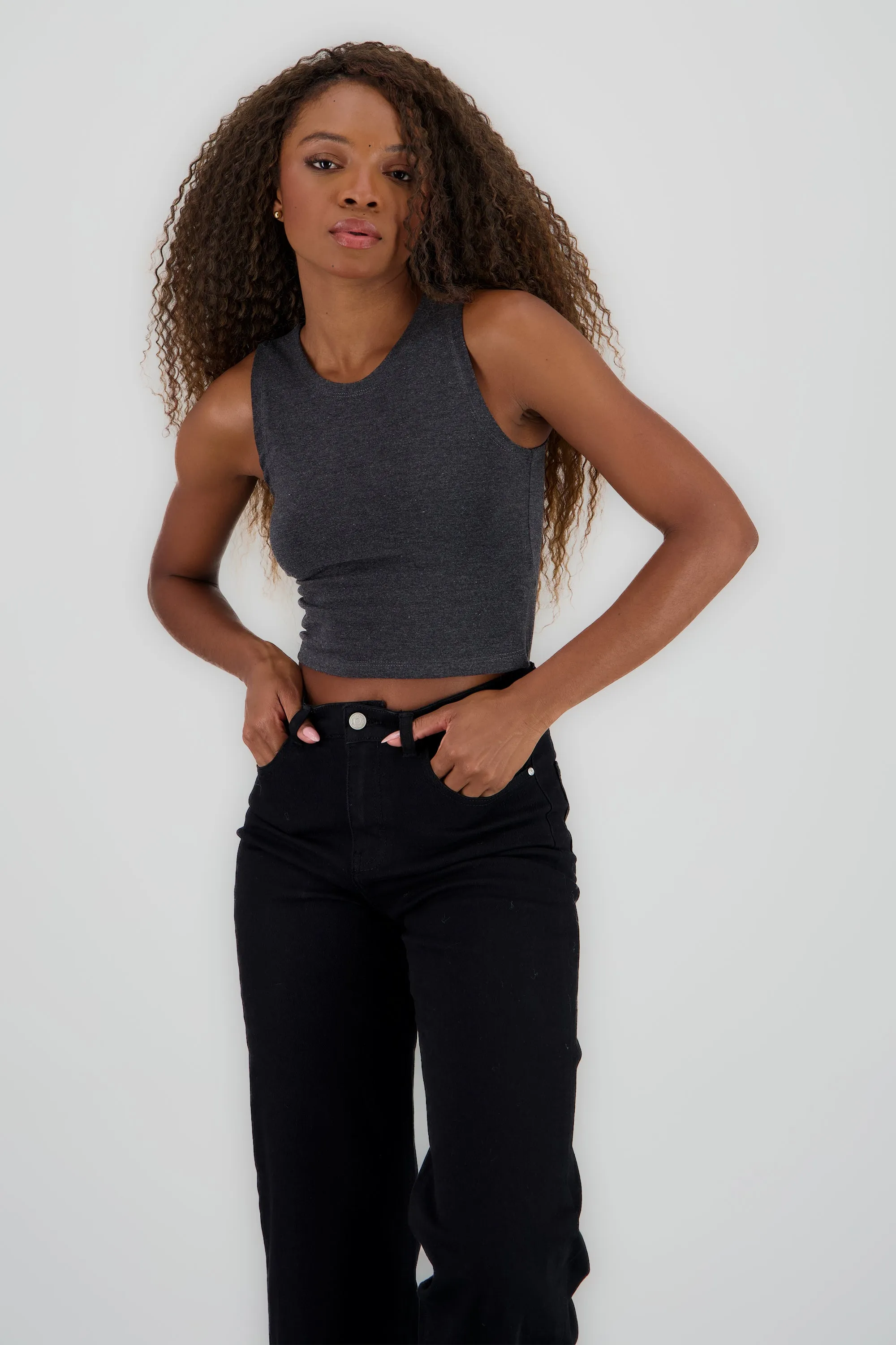 Top sin manga liso cuello redondo sold by Shasa product image thumbnail 2