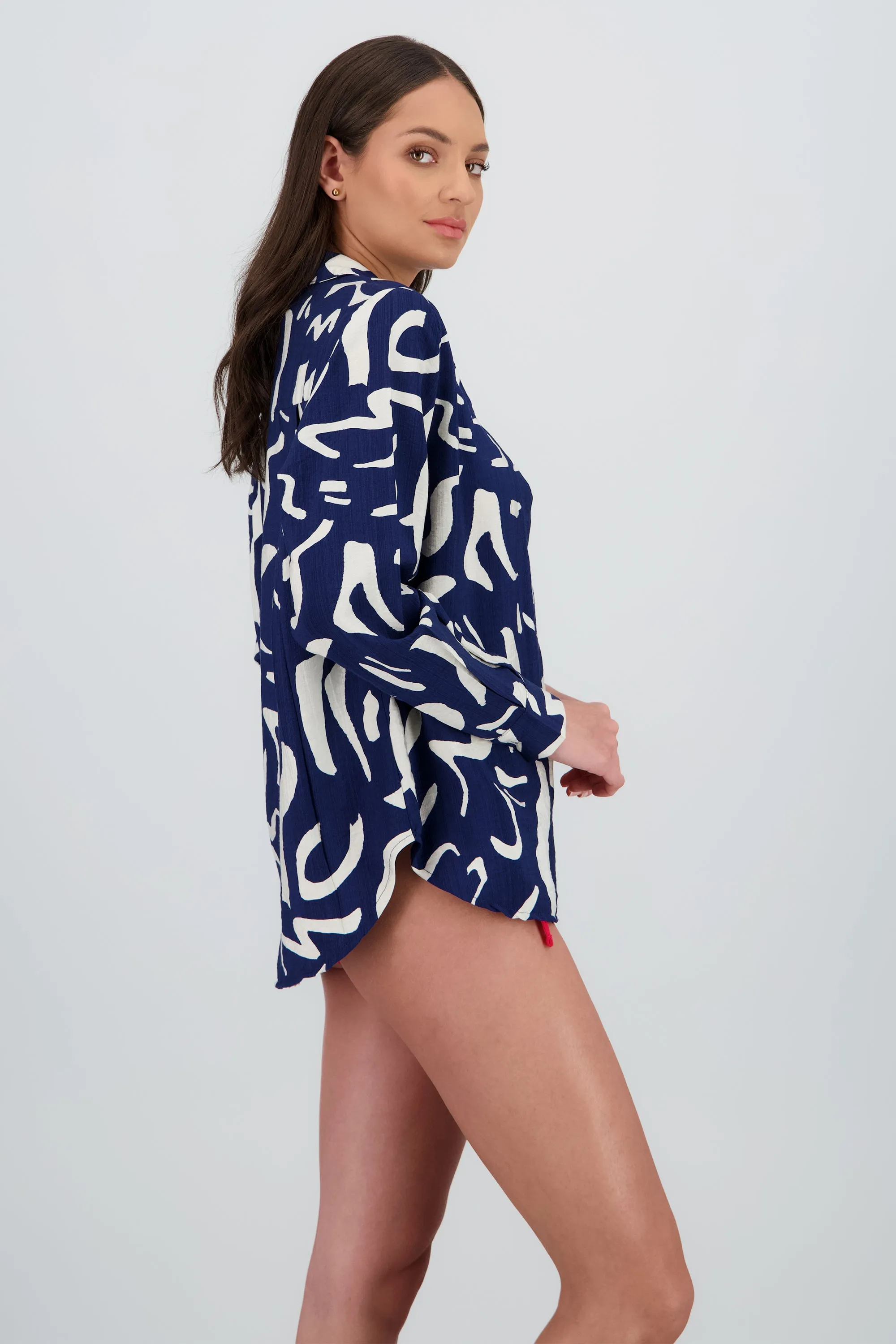 Camisa oversized detalle estampado sold by Shasa product image thumbnail 3