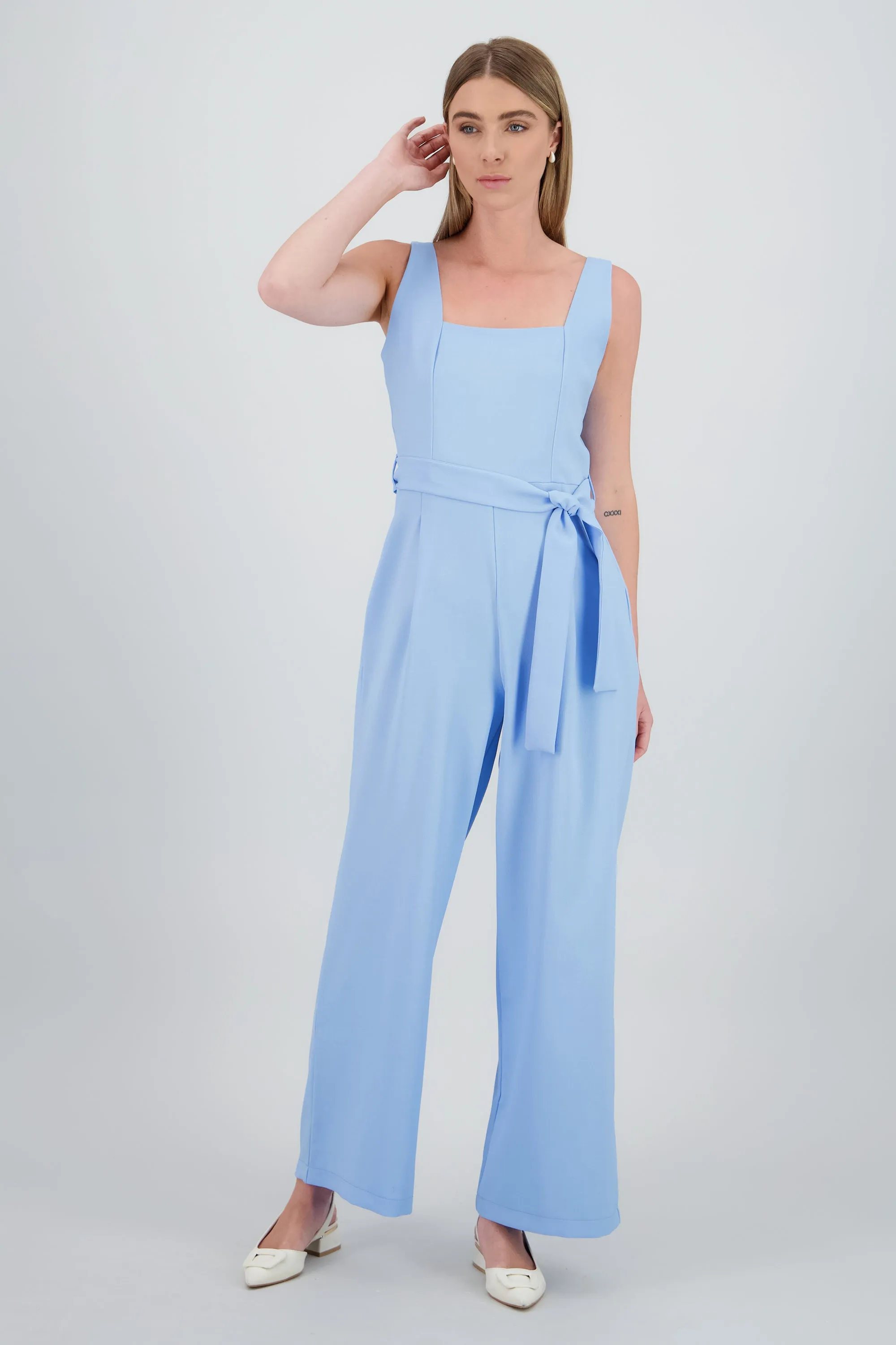Jumpsuit tirantes detalle cinturon sold by Shasa