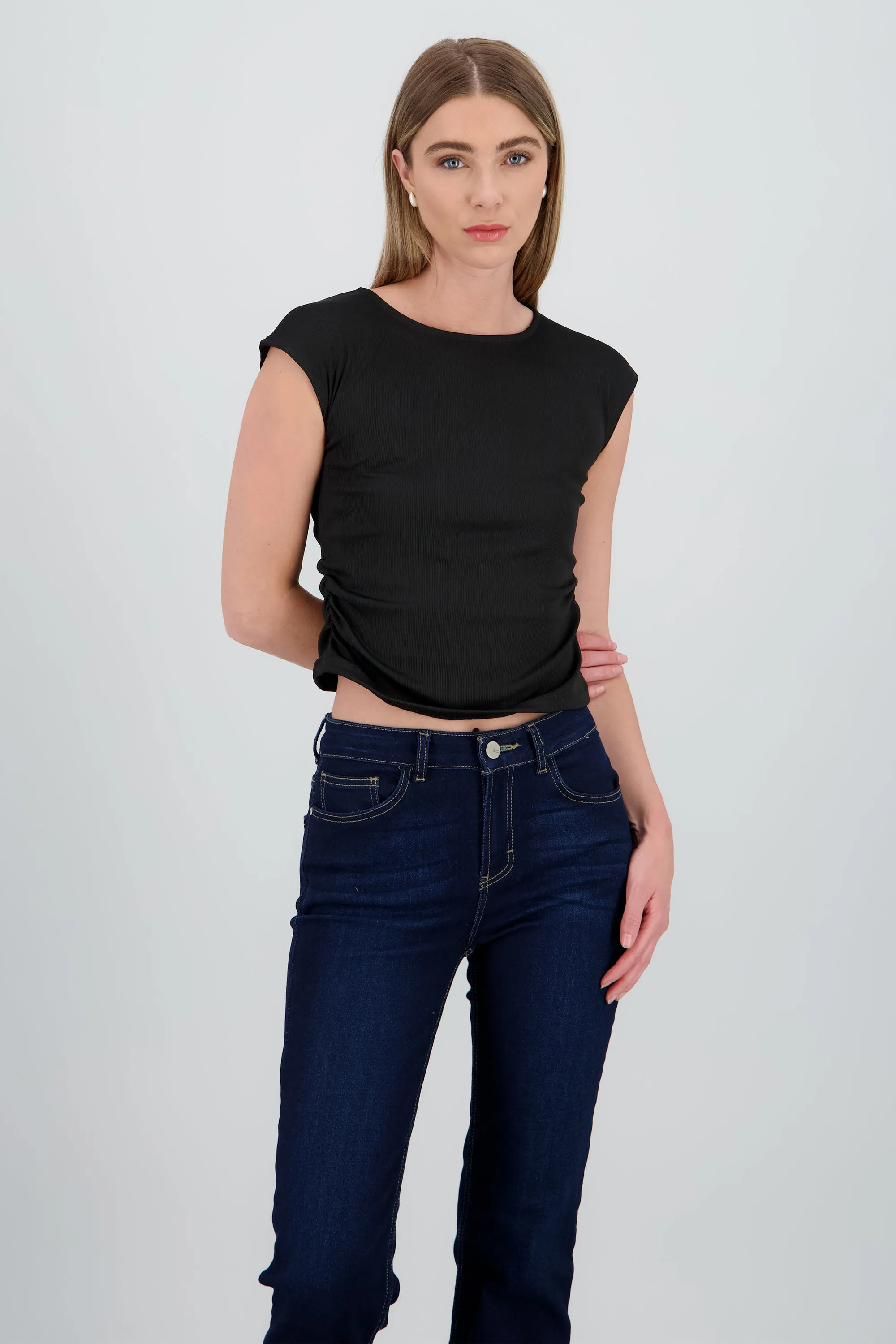 Top cuello alto sin mangas de rib sold by Shasa