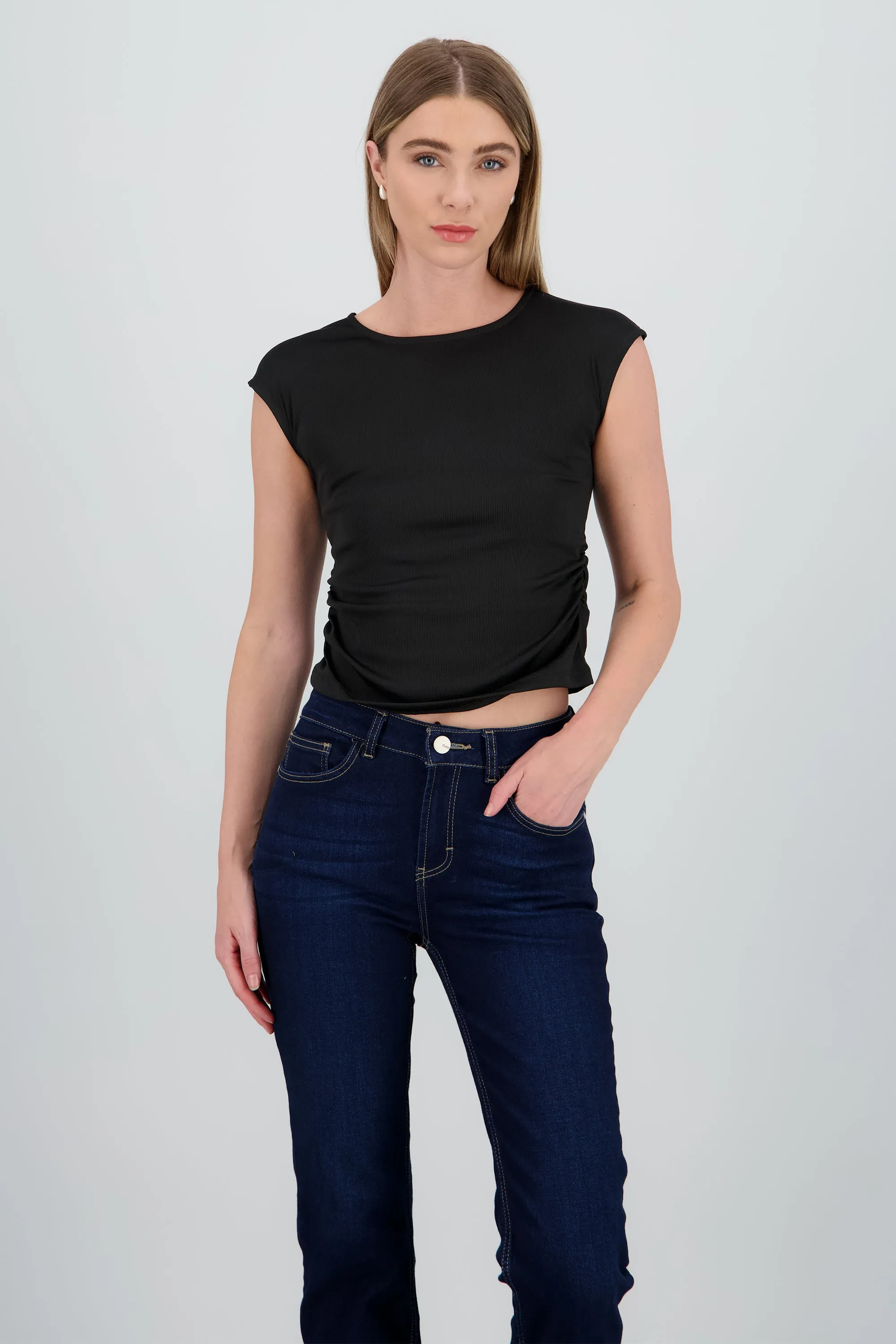 Top cuello alto sin mangas de rib sold by Shasa product image thumbnail 2