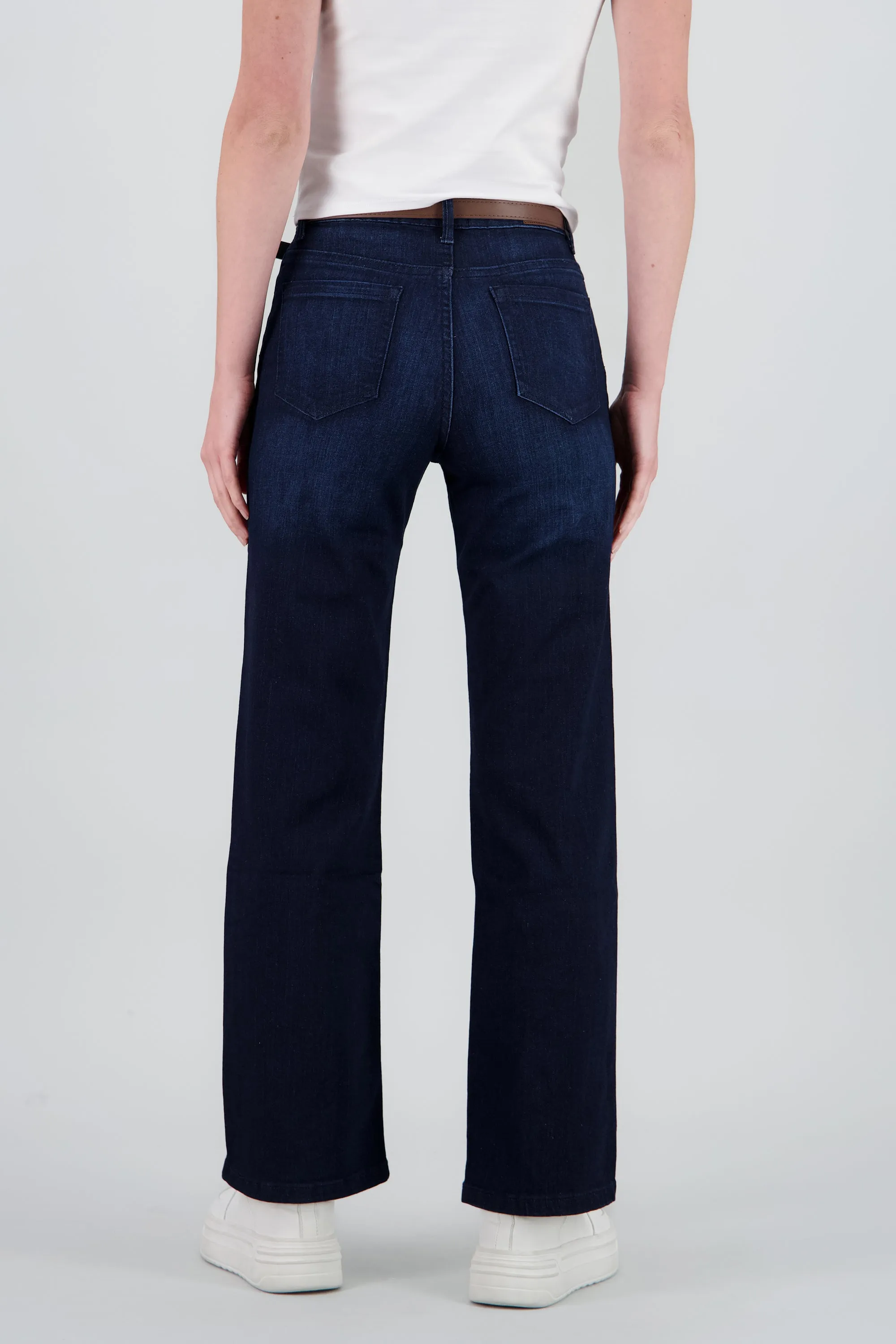 Jeans straight corte básico sold by Shasa product image thumbnail 4