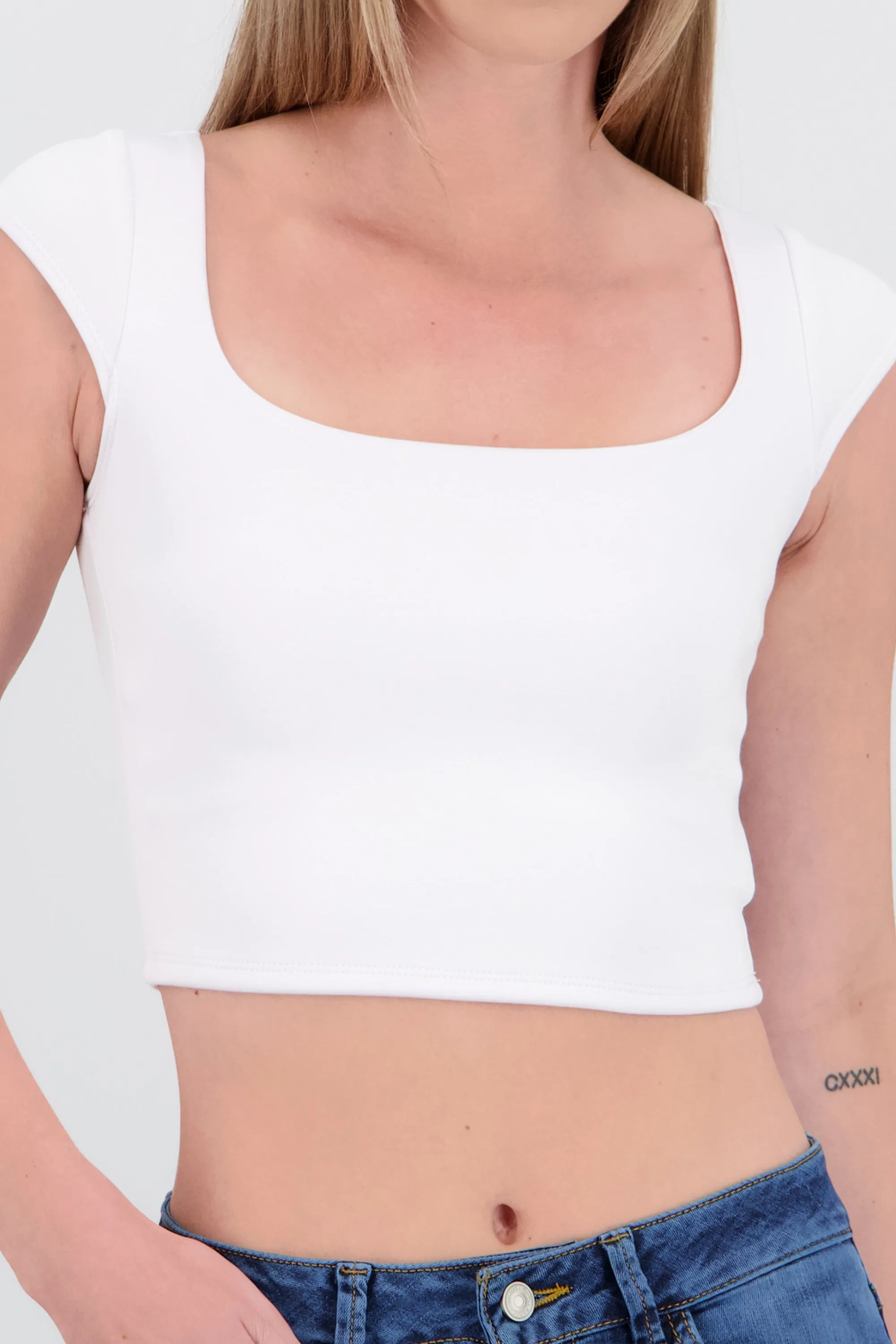 Top corto escote cuadrado manga corta sold by Shasa product image thumbnail 5