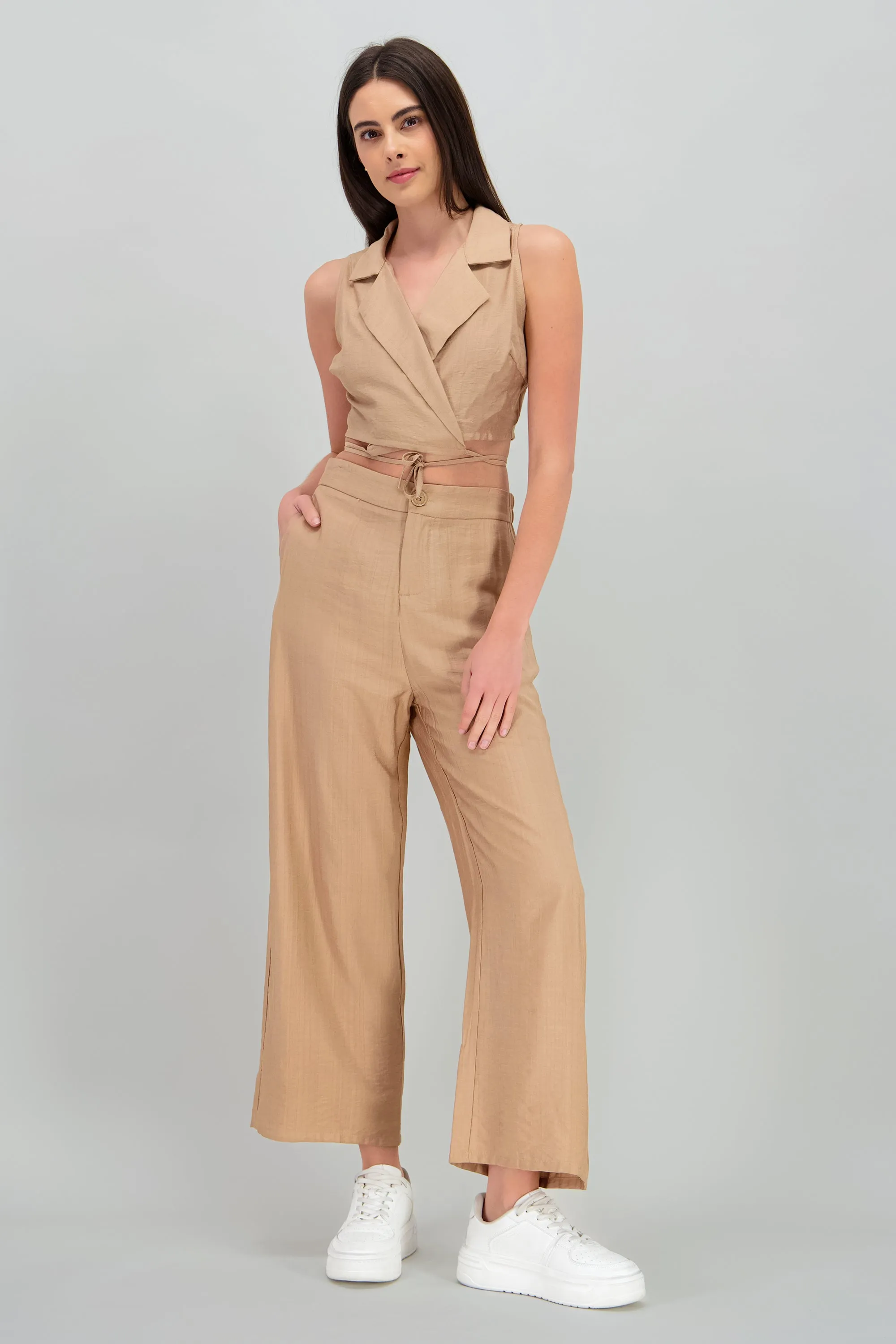 Pnatalon sastreado corto sold by Shasa