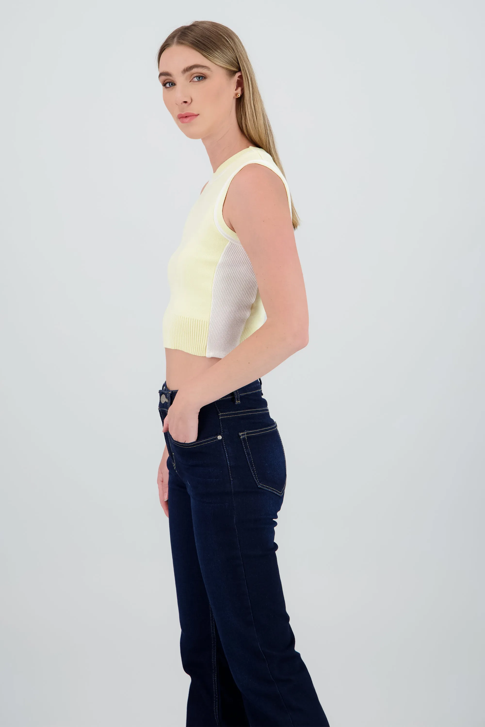 Chaleco tejido detalle contraste sold by Shasa product image thumbnail 3